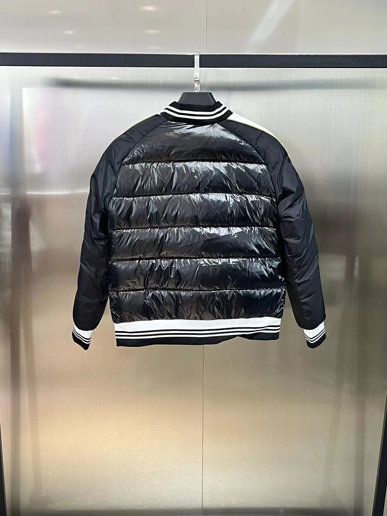 Moncler Down Jackets Original 145790