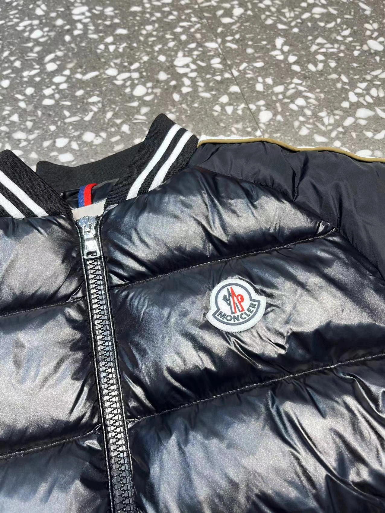 Moncler Down Jackets Original 145790