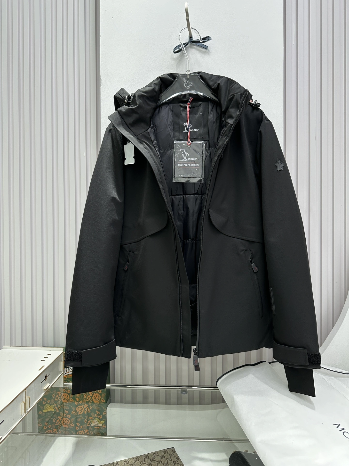 Moncler Down Jackets Sophisticated 145787