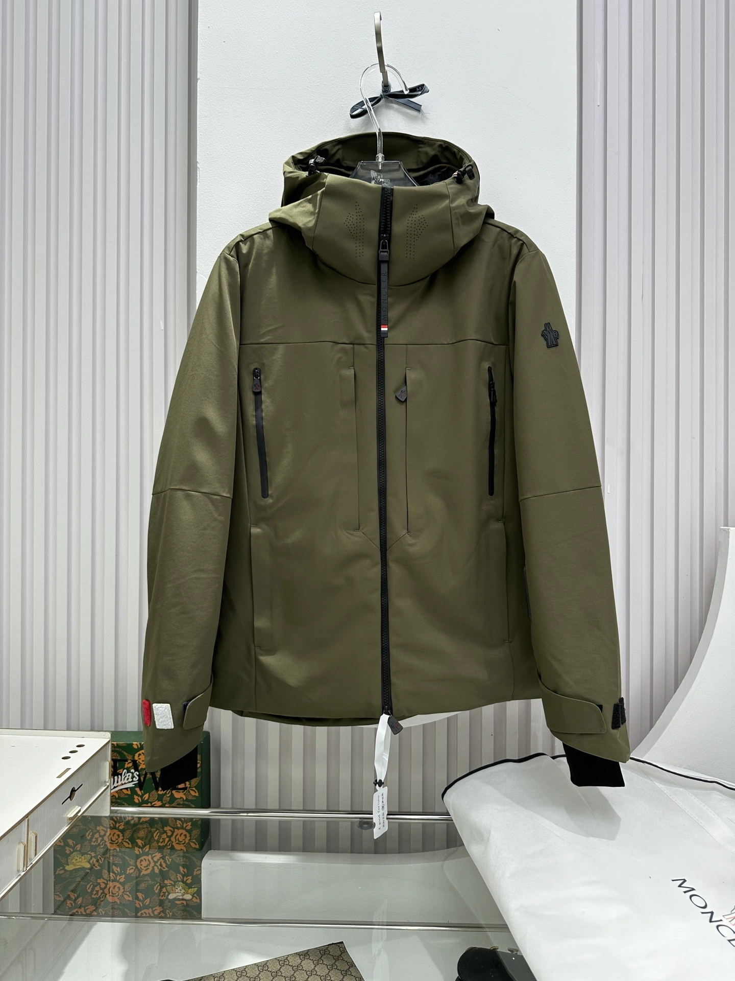 Moncler Down Jackets Original 145784