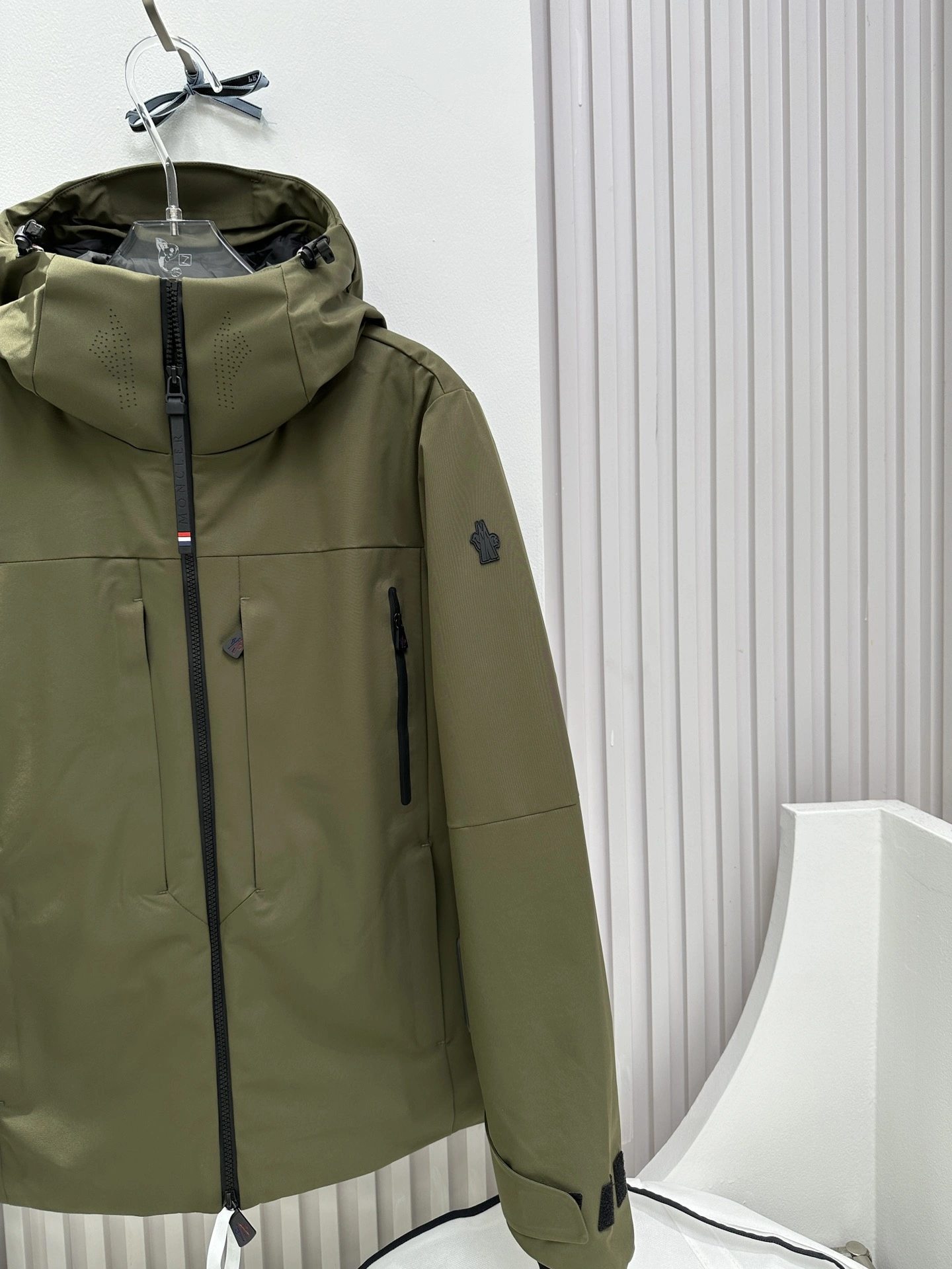 Moncler Down Jackets Original 145784
