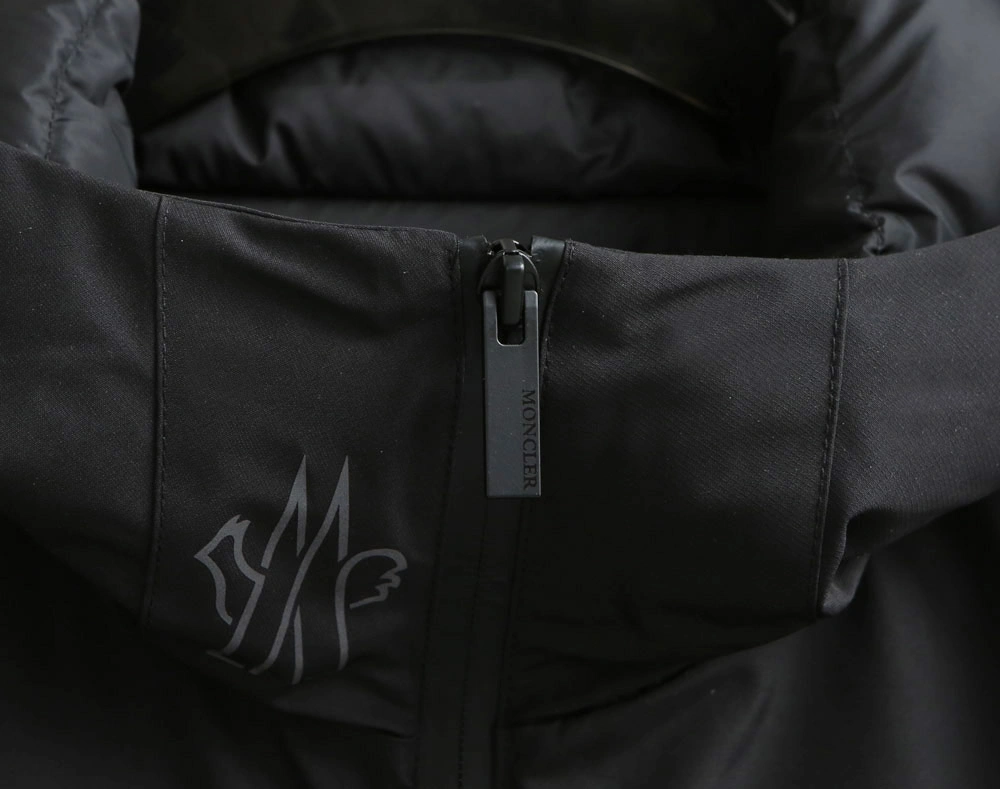 Moncler Down Jackets Comfortable 145783