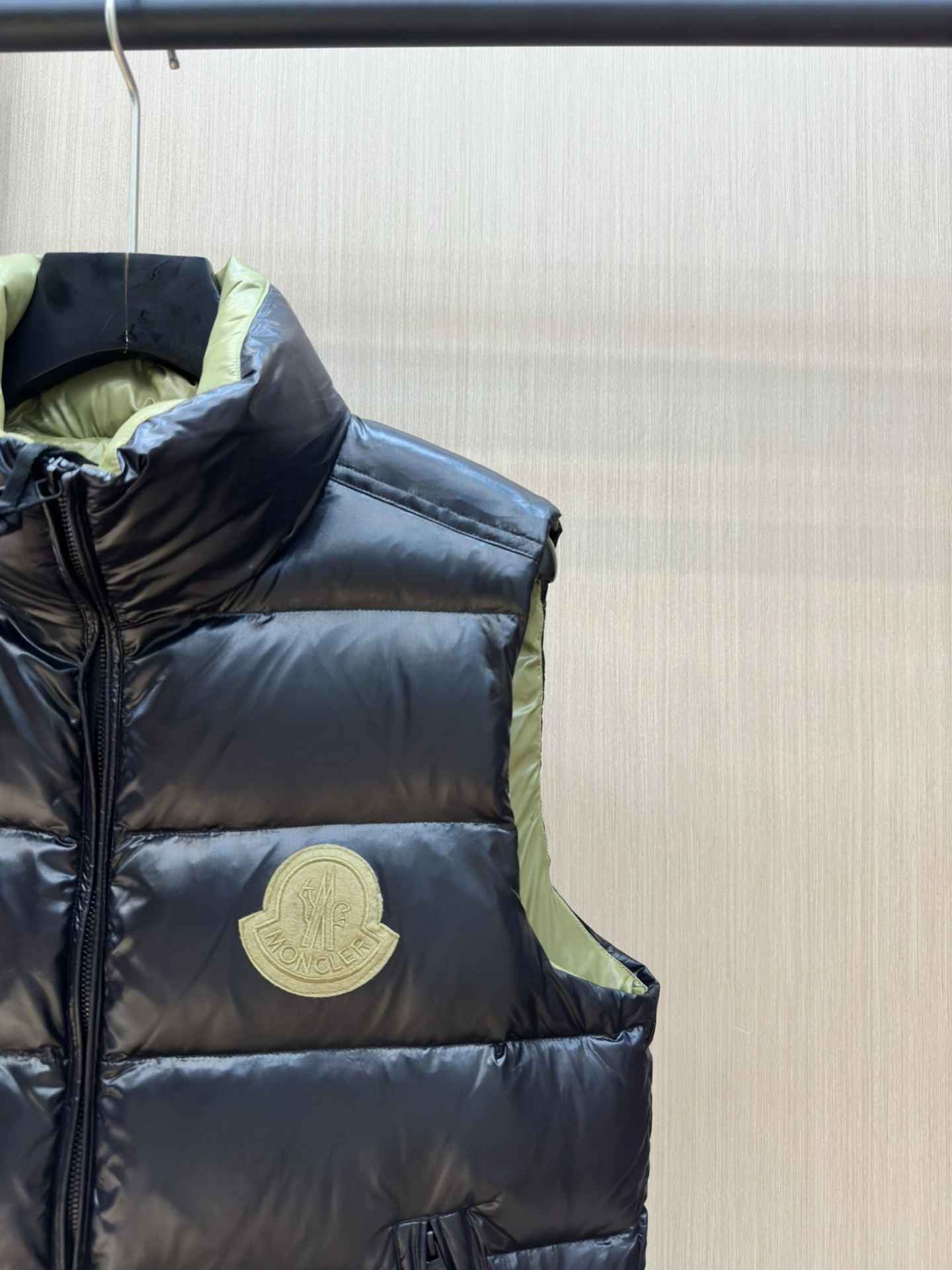 Moncler Down Jackets WaterResistant 145798