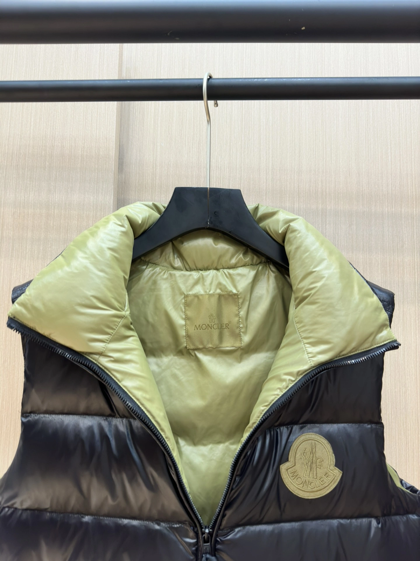 Moncler Down Jackets WaterResistant 145798