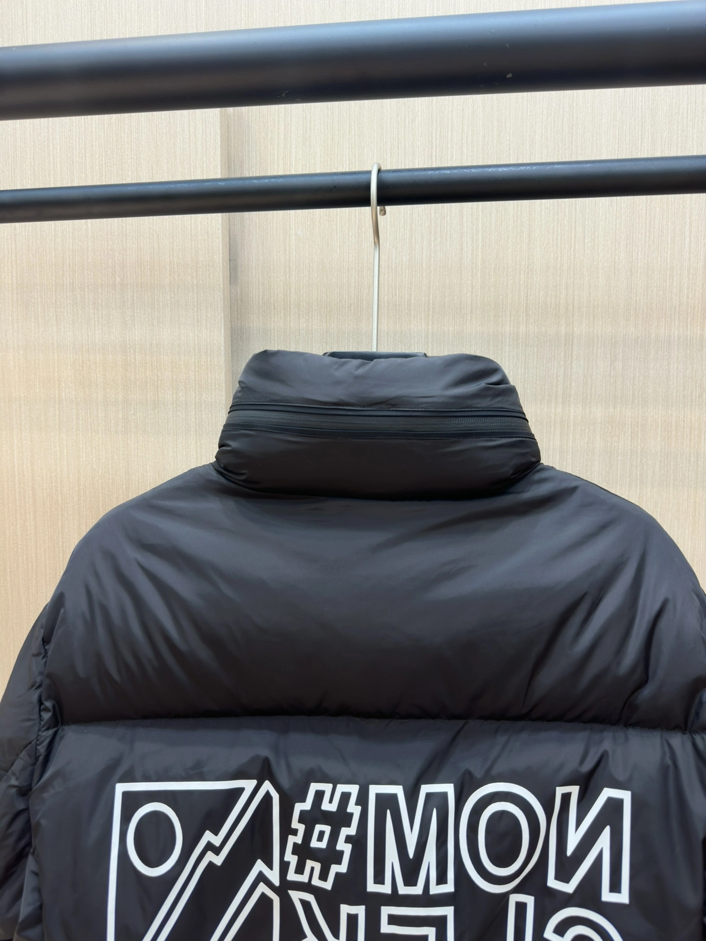 Moncler Down Jackets Durable 145792