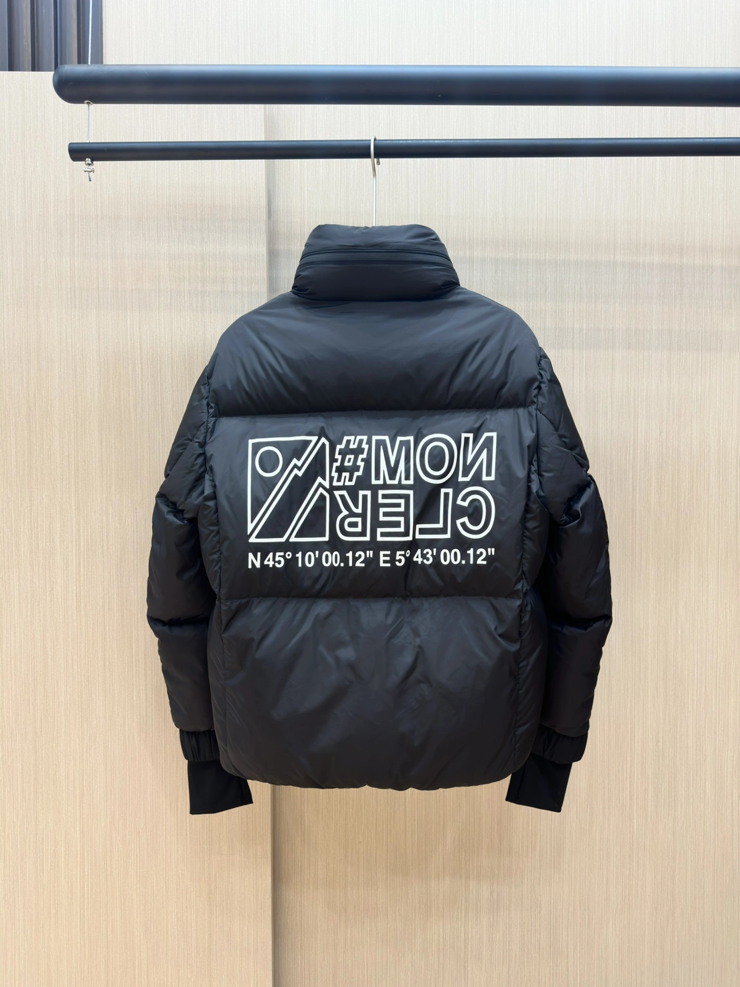 Moncler Down Jackets Durable 145792