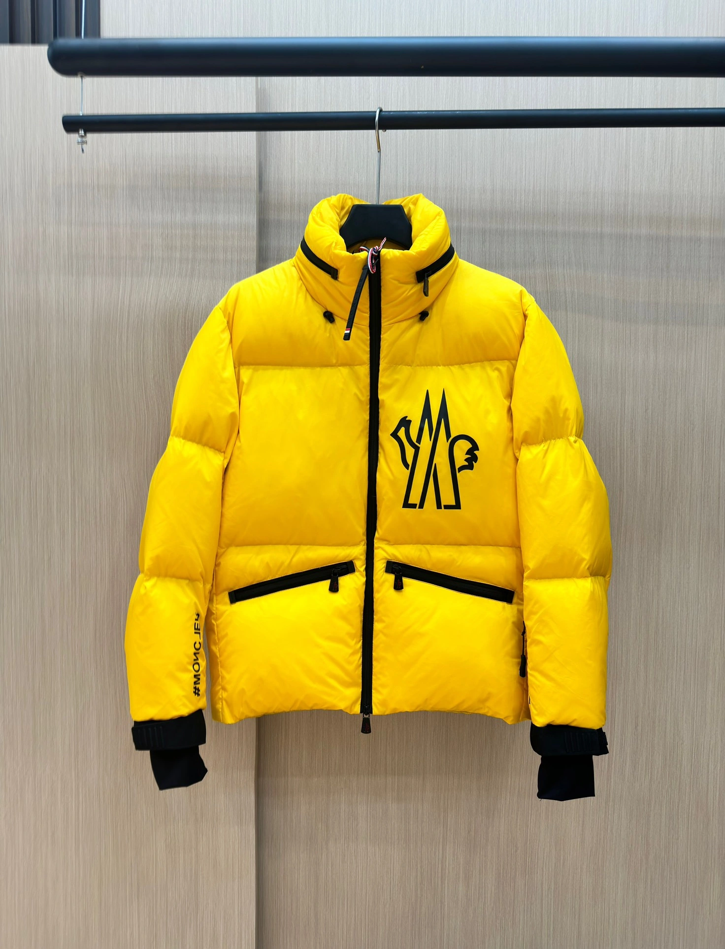 OdorResistant Moncler Down Jackets 145779