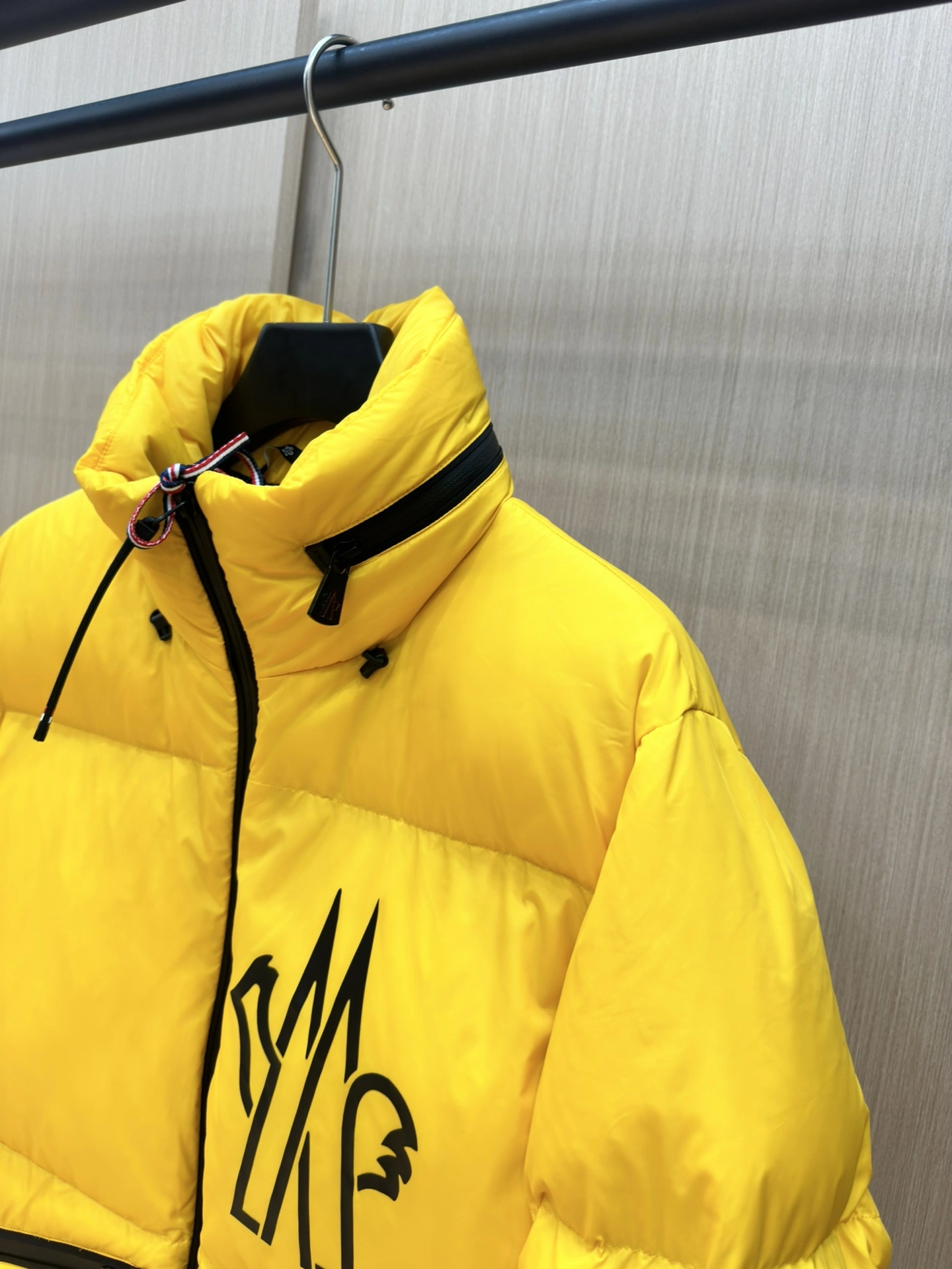 OdorResistant Moncler Down Jackets 145779
