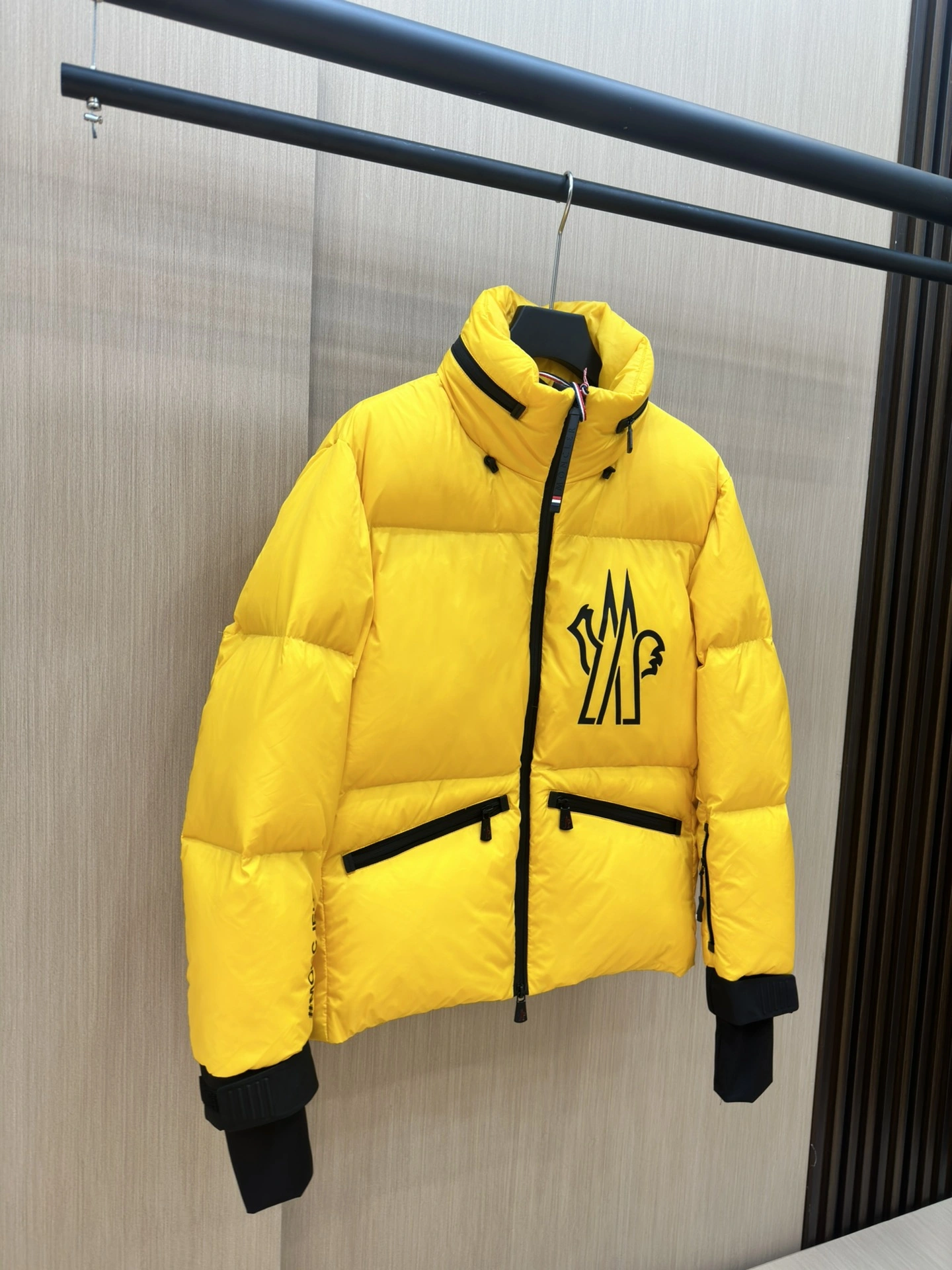 OdorResistant Moncler Down Jackets 145779