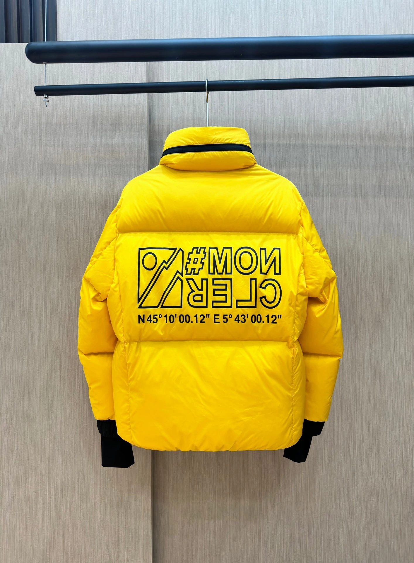 OdorResistant Moncler Down Jackets 145779