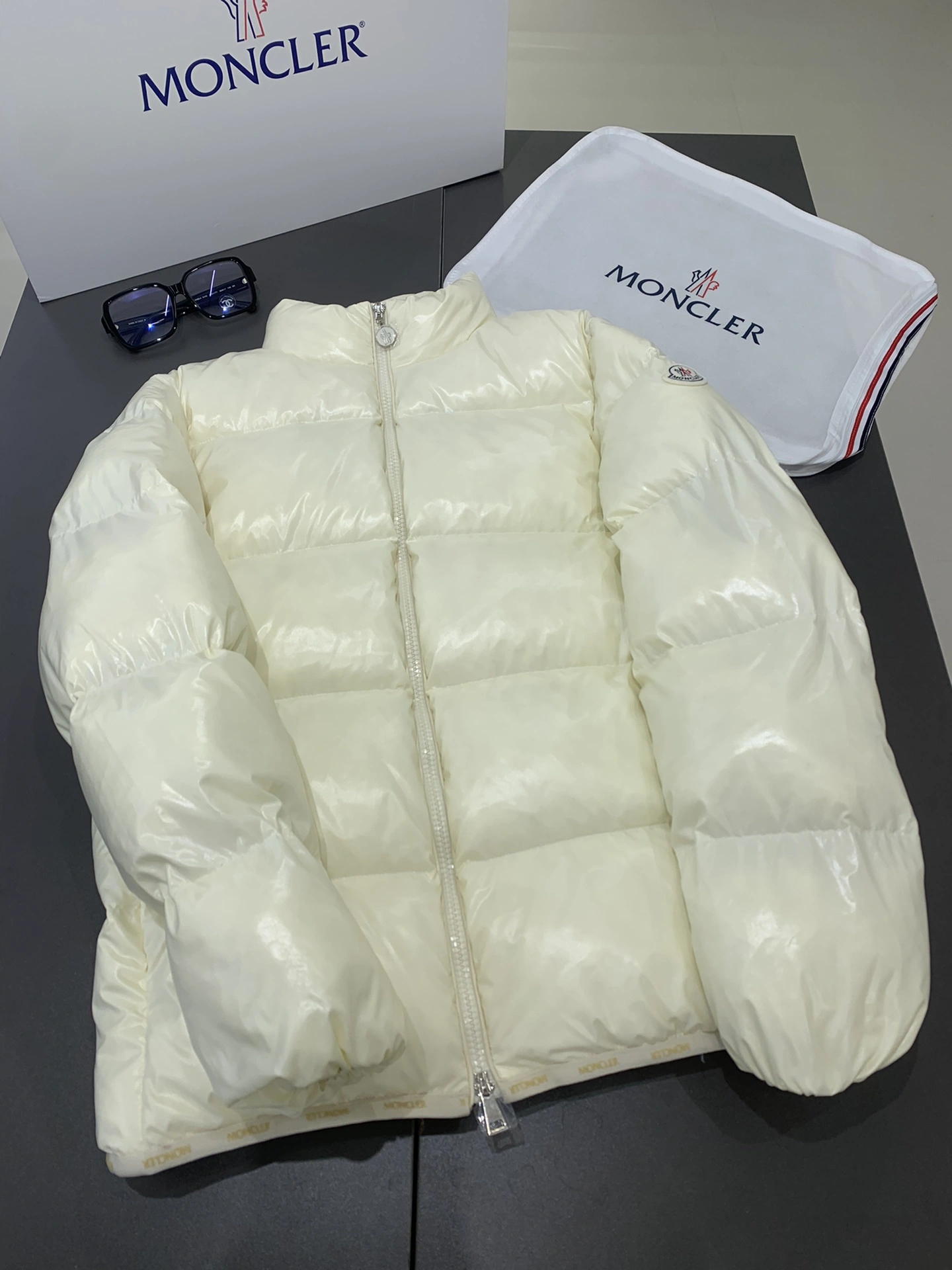 Efficient Moncler Down Jackets 145782