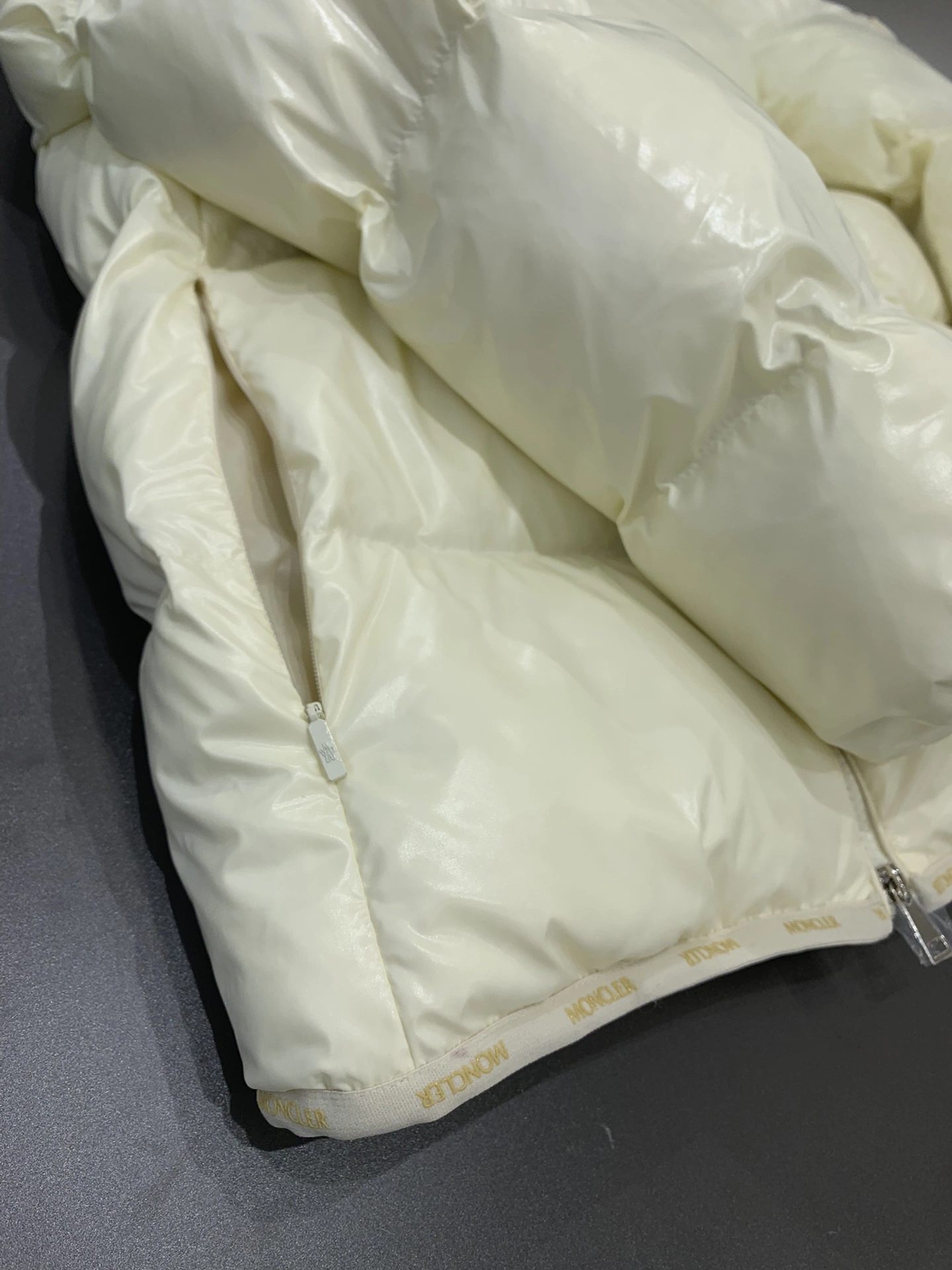 Efficient Moncler Down Jackets 145782