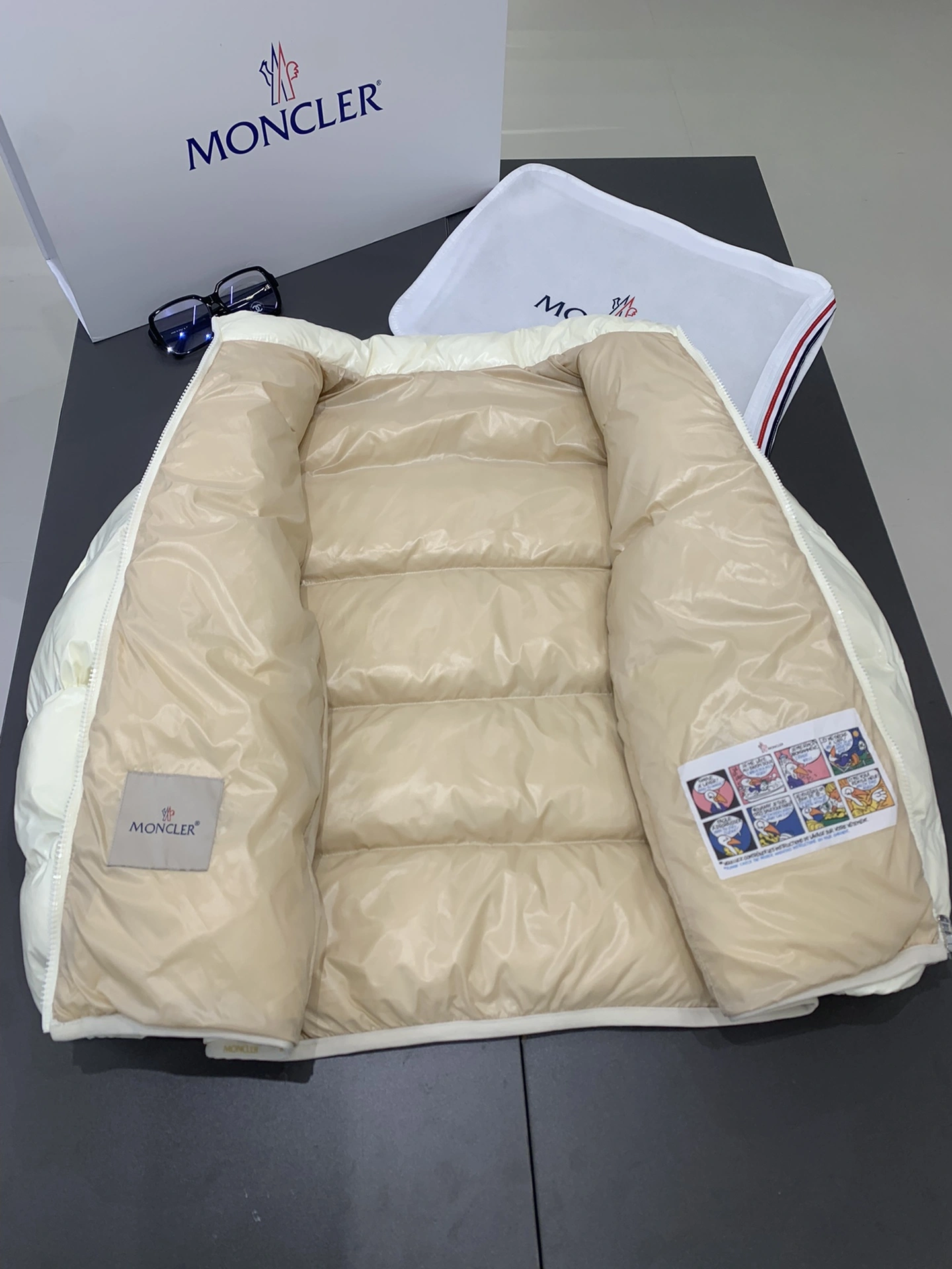 Efficient Moncler Down Jackets 145782