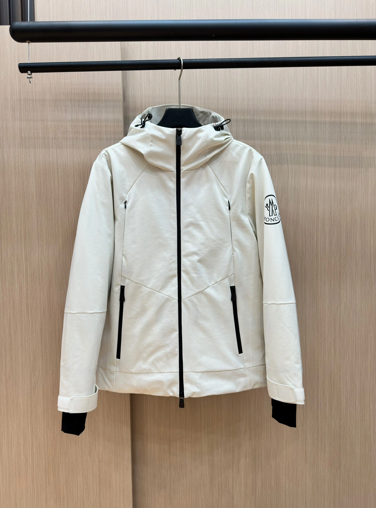 SmoothTexture Moncler Down Jackets 145747