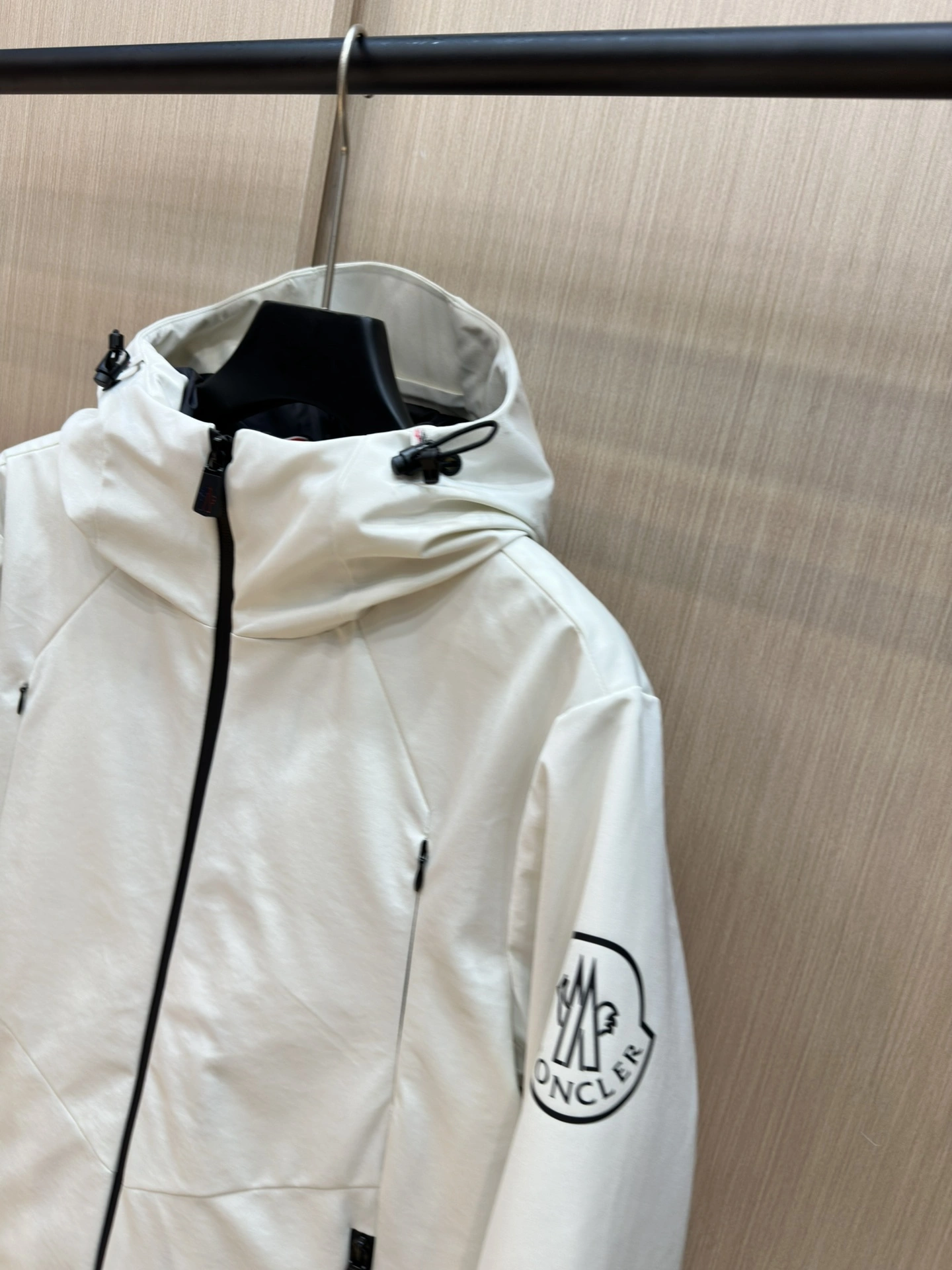 SmoothTexture Moncler Down Jackets 145747