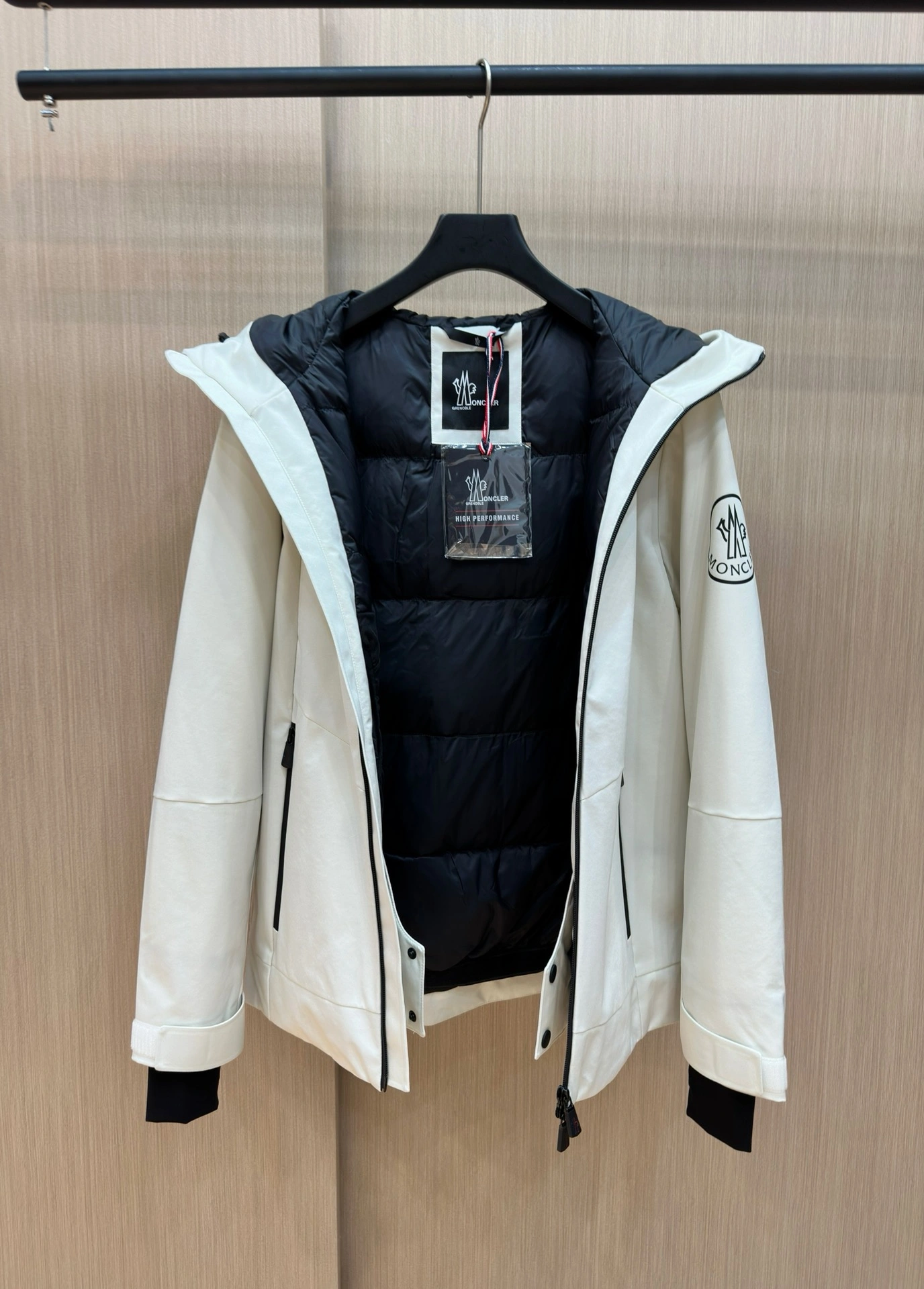SmoothTexture Moncler Down Jackets 145747