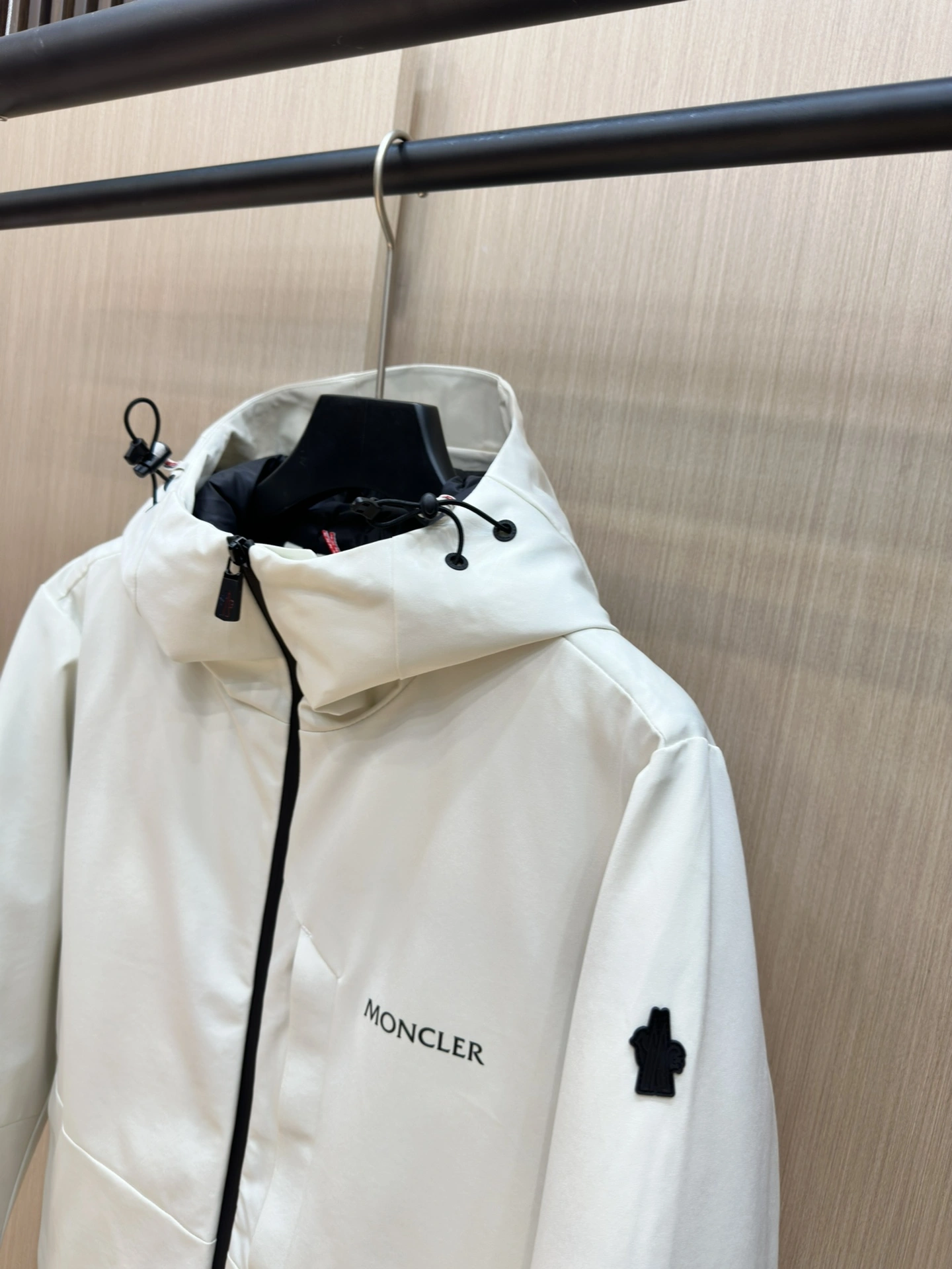 EasyMatch Moncler Down Jackets 145750