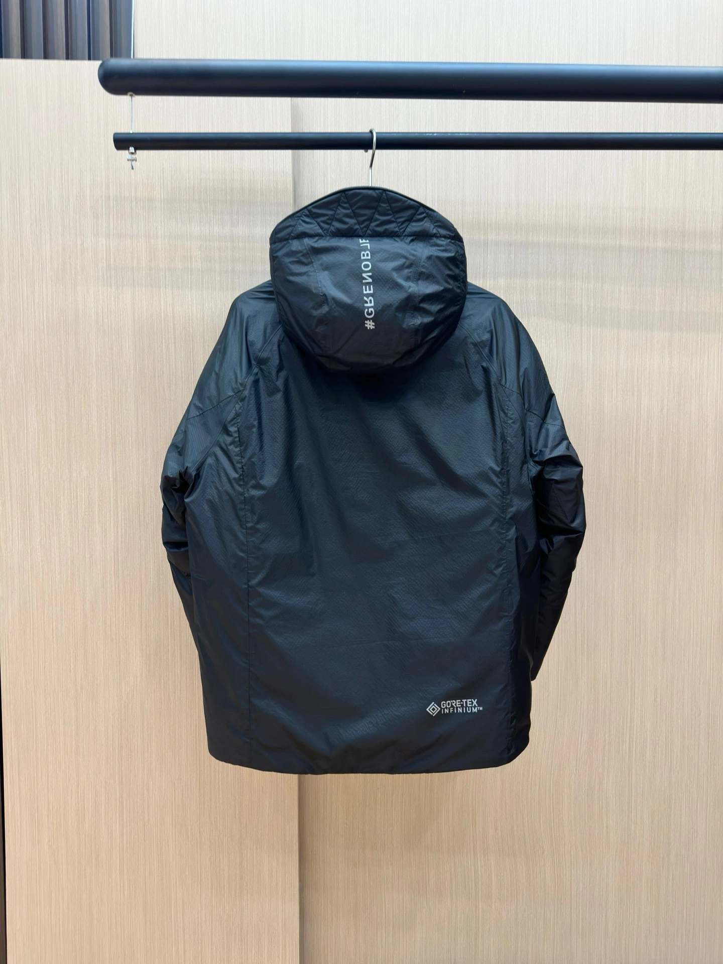 Premium Moncler Down Jackets 145742