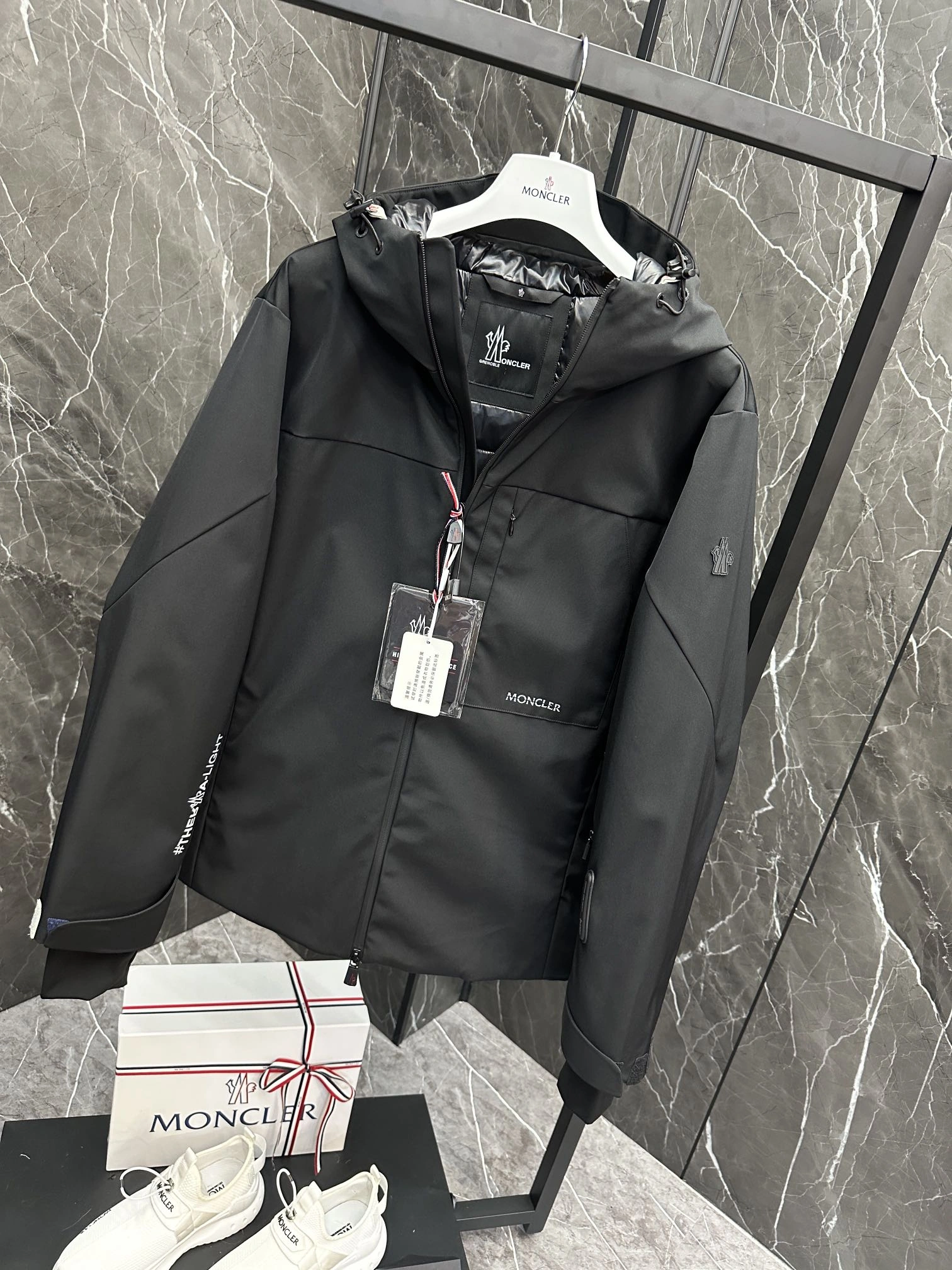 Moncler Down Jackets Cozy 145735