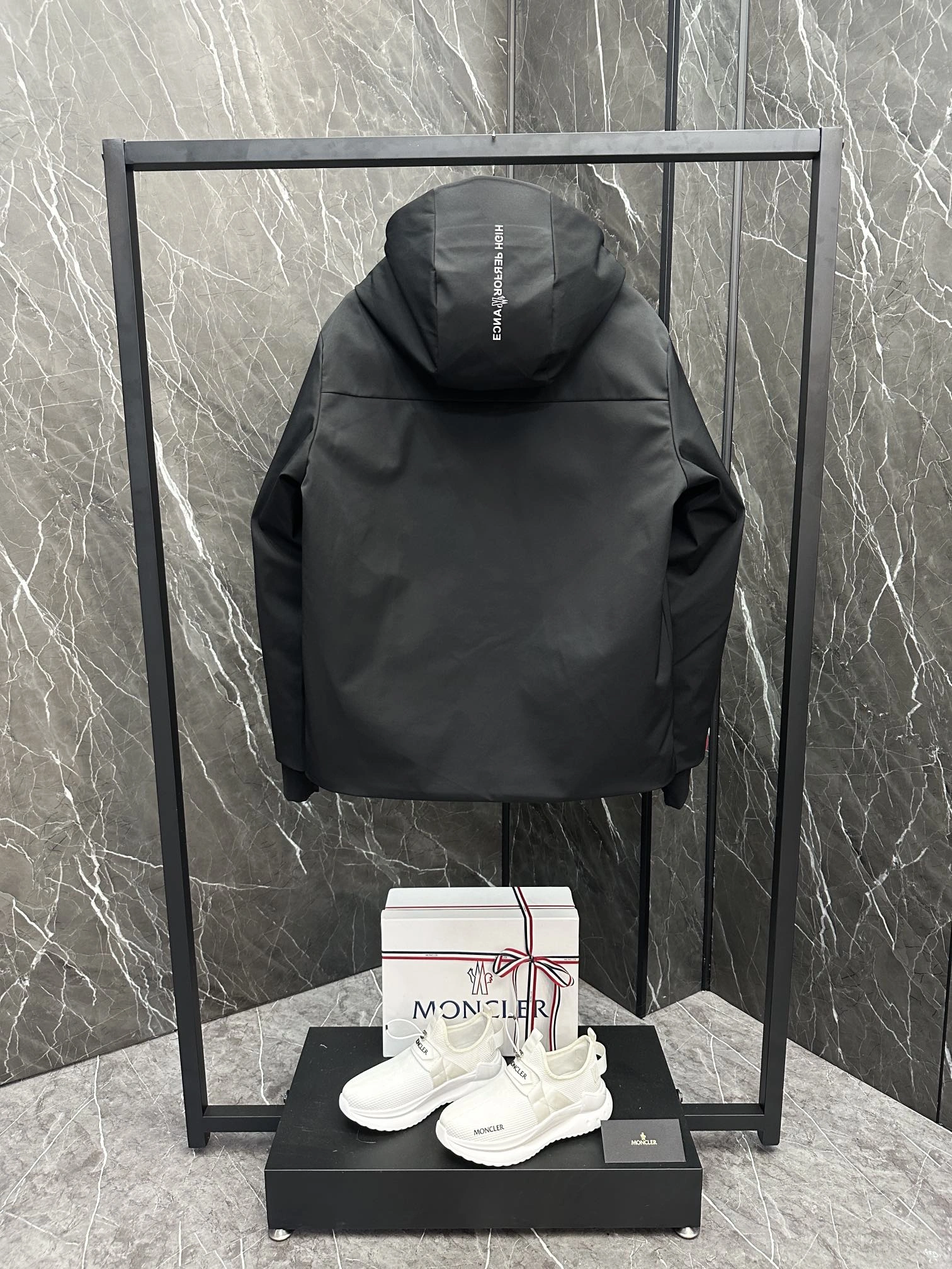 Moncler Down Jackets Cozy 145735