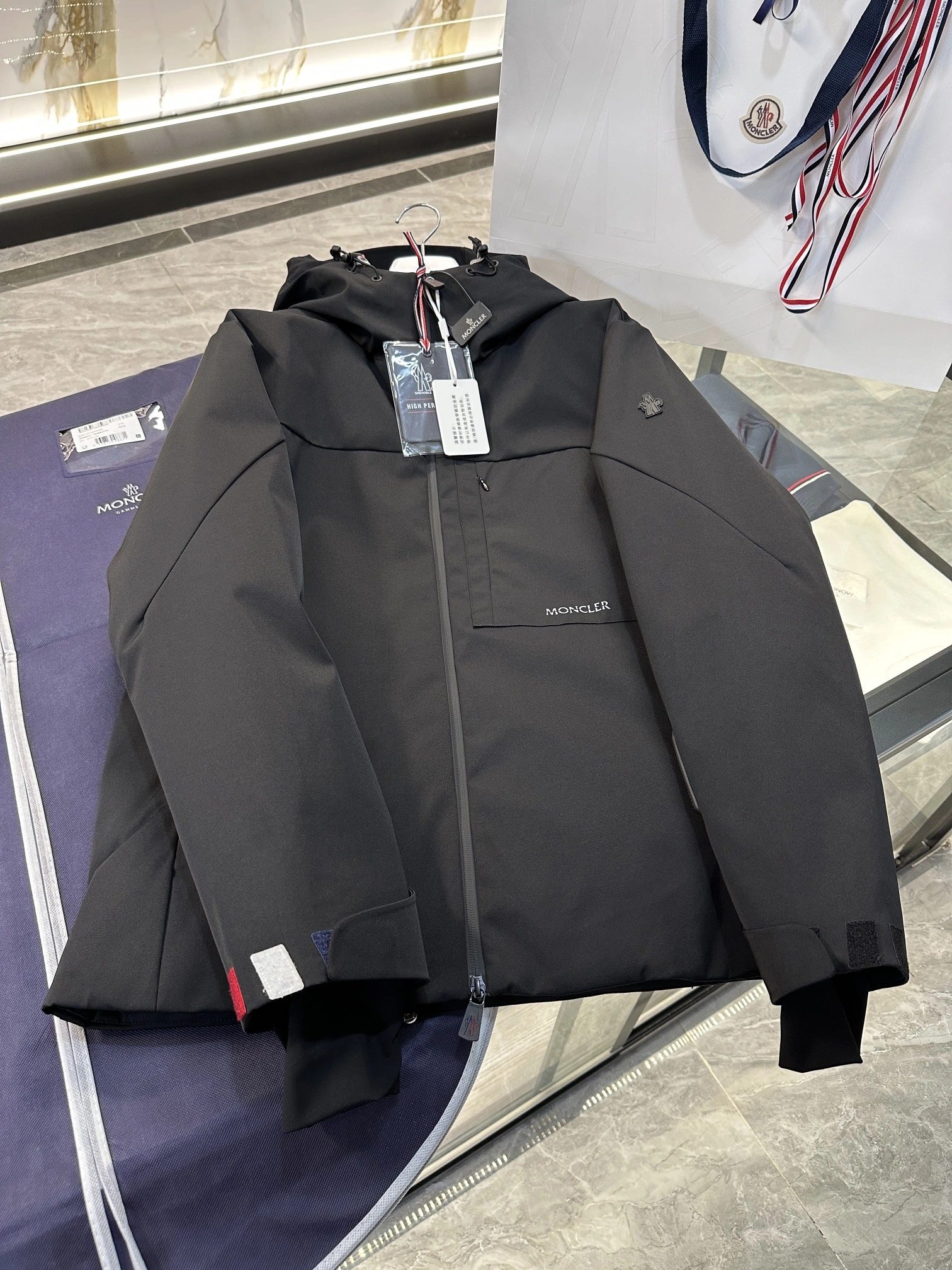 Classic Moncler Down Jackets 145728