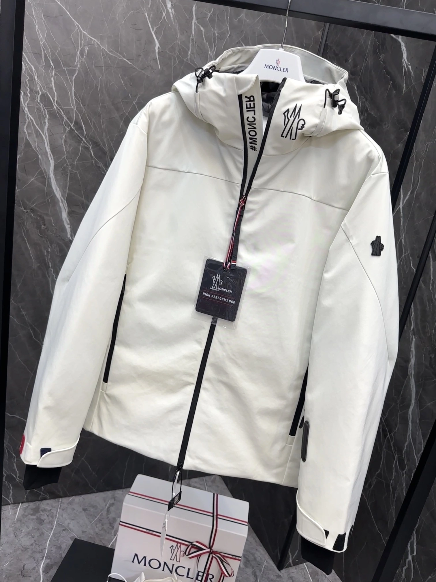 Moncler Down Jackets OdorResistant 145725