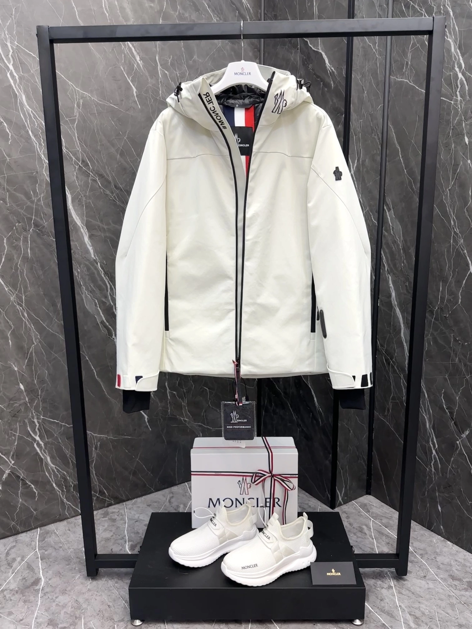 Moncler Down Jackets OdorResistant 145725
