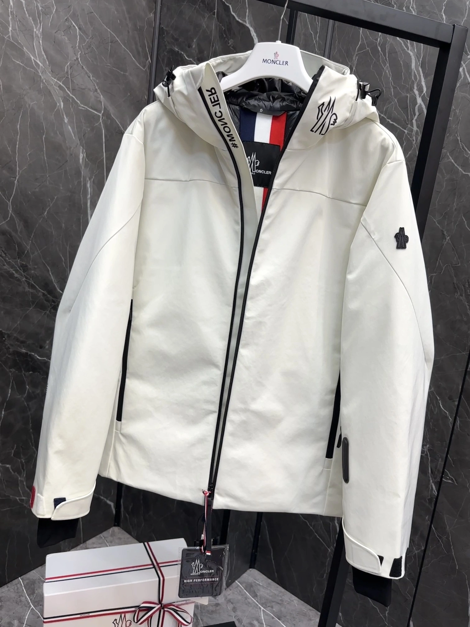 Moncler Down Jackets OdorResistant 145725