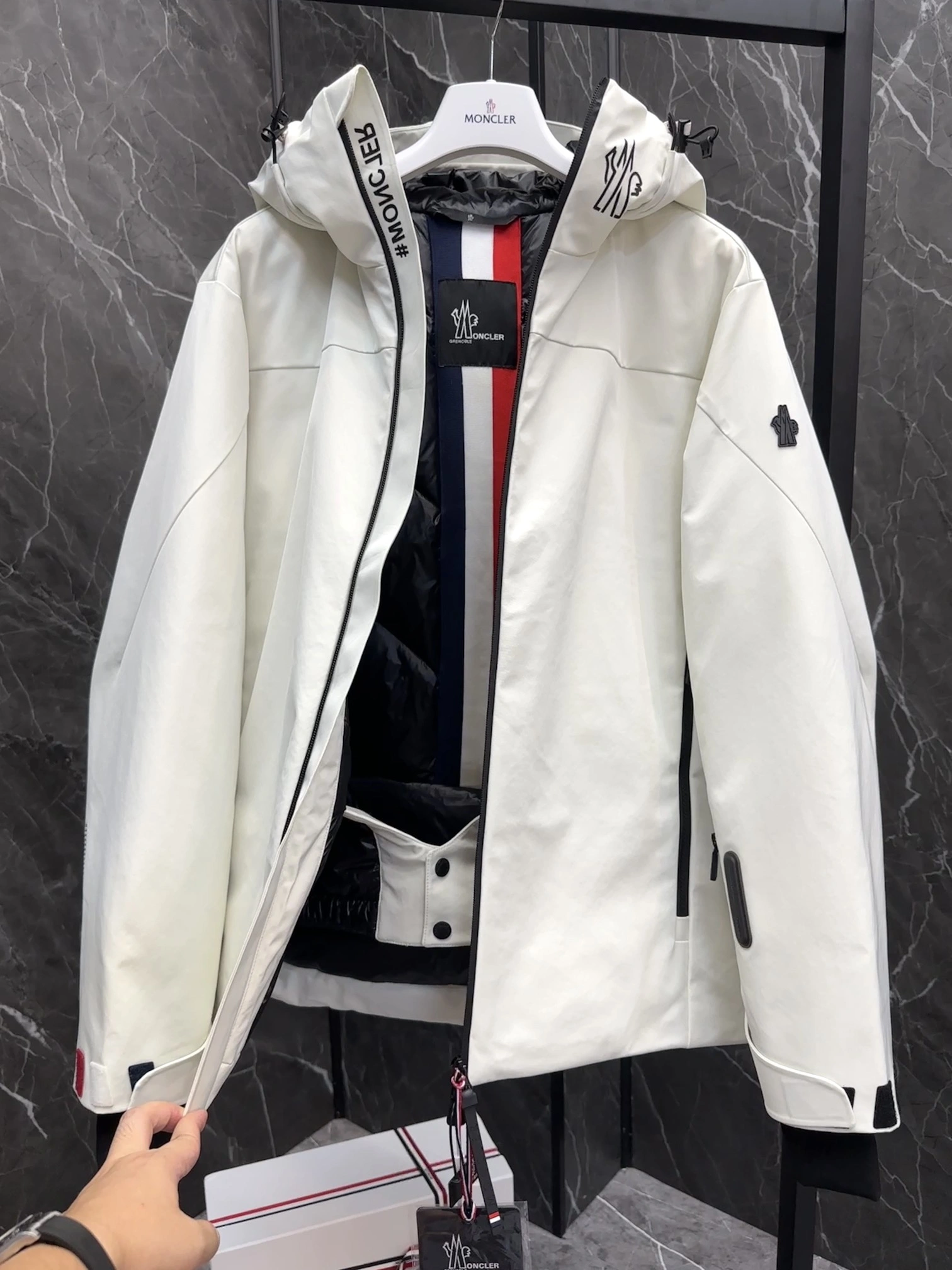 Moncler Down Jackets OdorResistant 145725