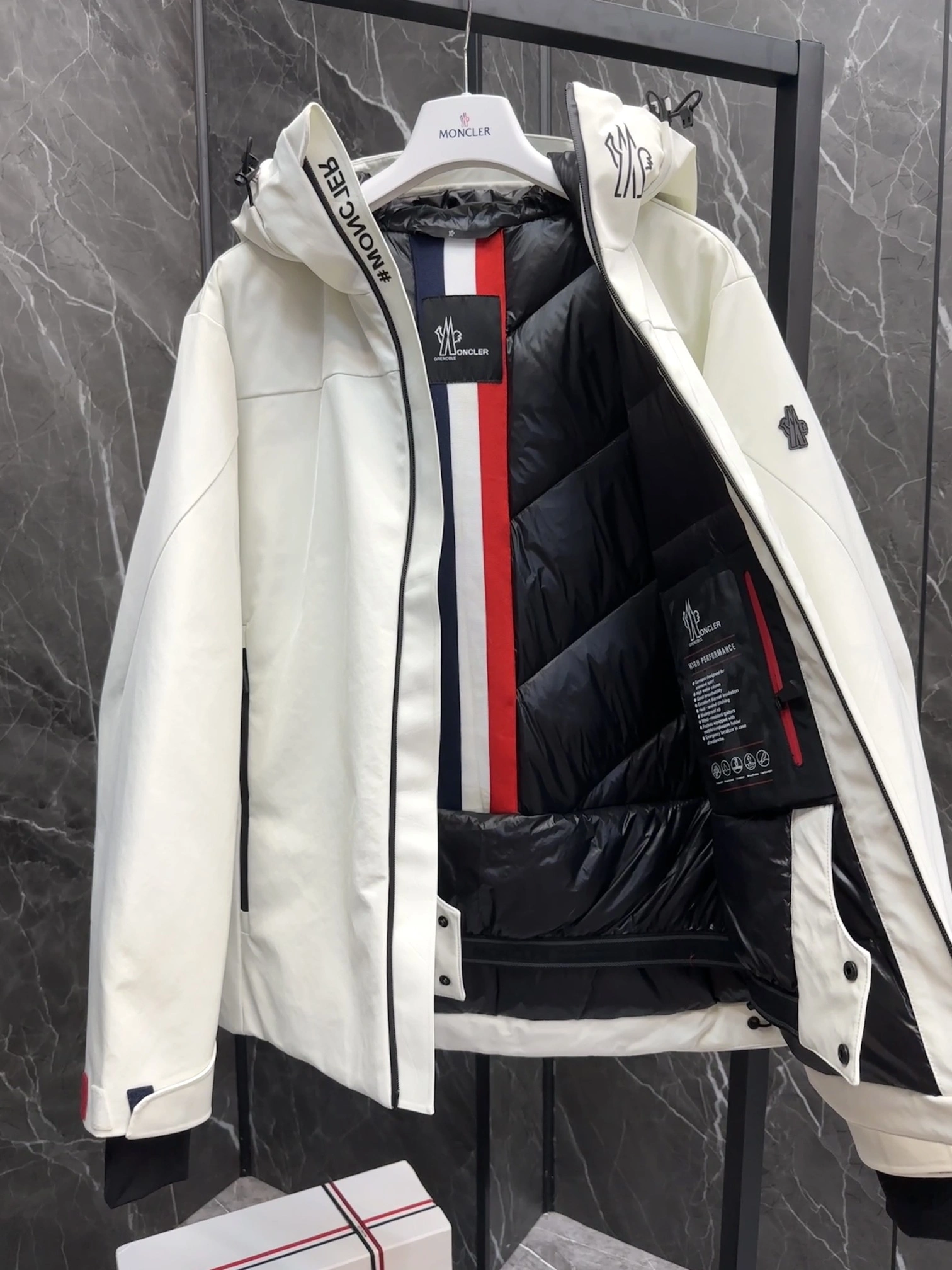 Moncler Down Jackets OdorResistant 145725