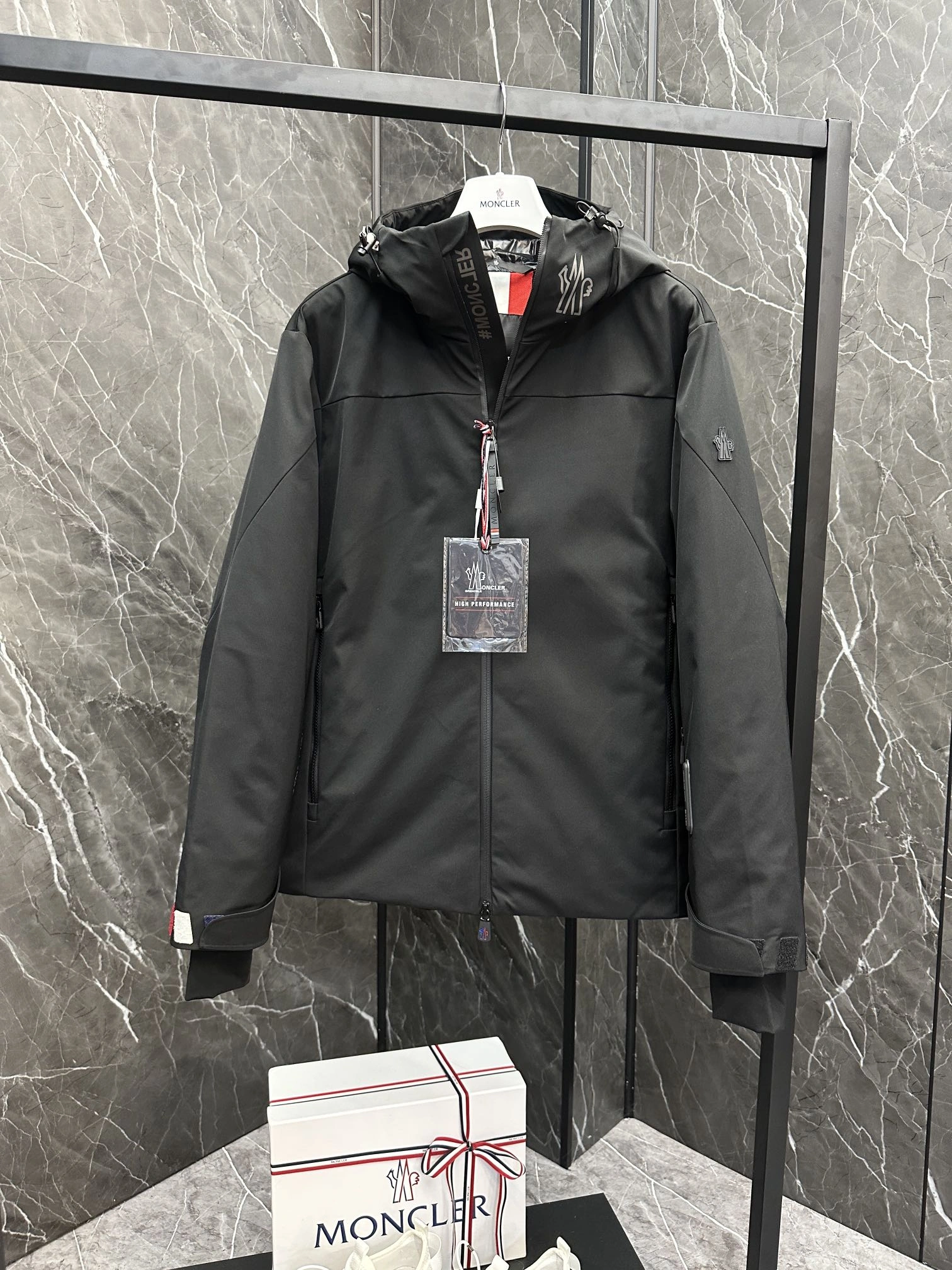 Moncler Down Jackets Popular 145723