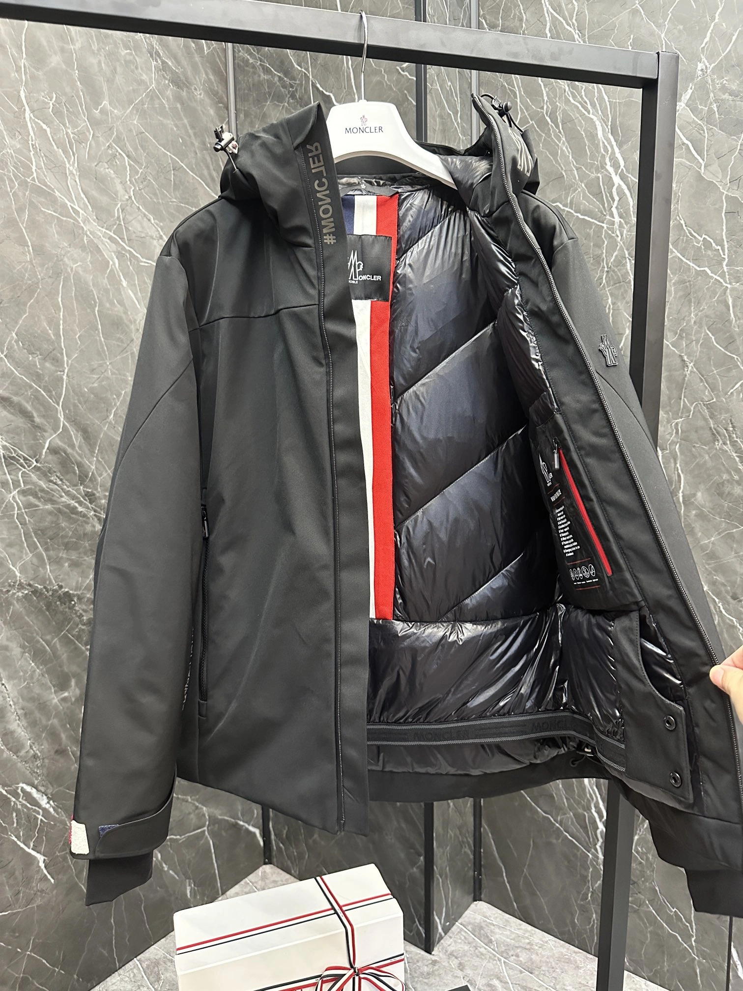 Moncler Down Jackets Popular 145723