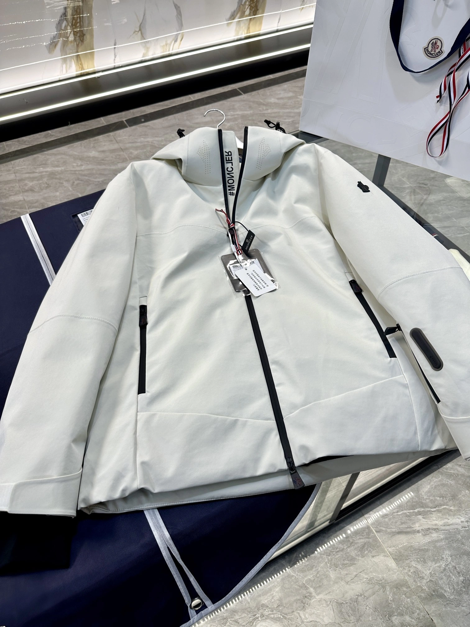 Casual Moncler Down Jackets 145717