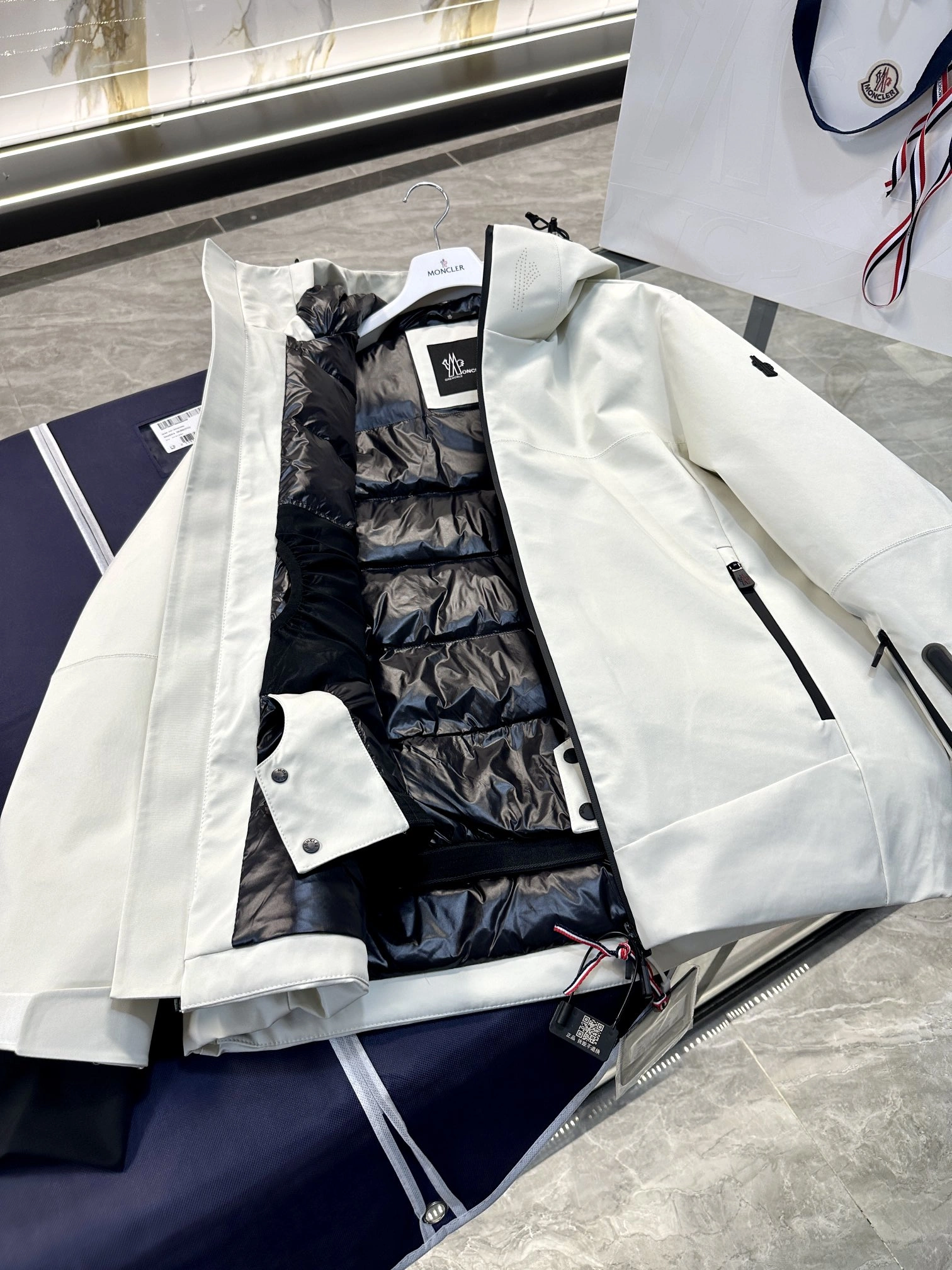 Casual Moncler Down Jackets 145717