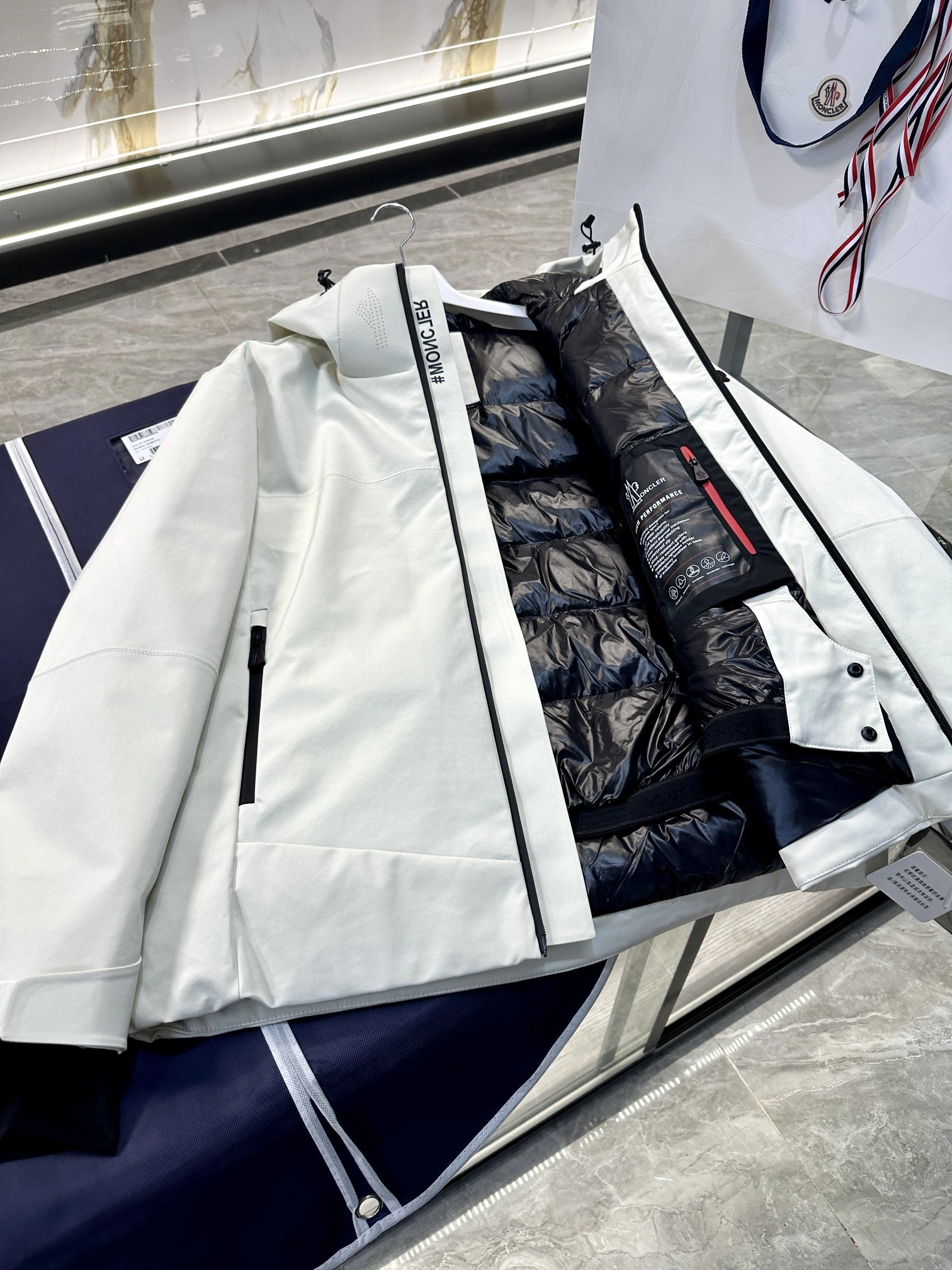 Casual Moncler Down Jackets 145717