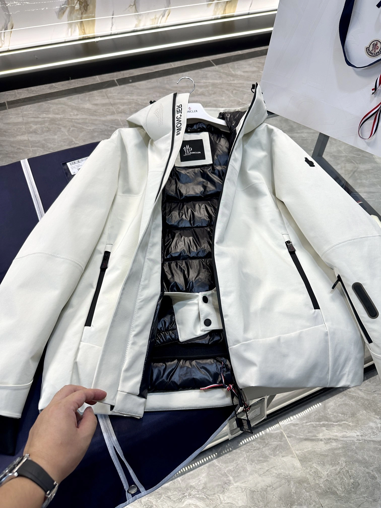 Casual Moncler Down Jackets 145717