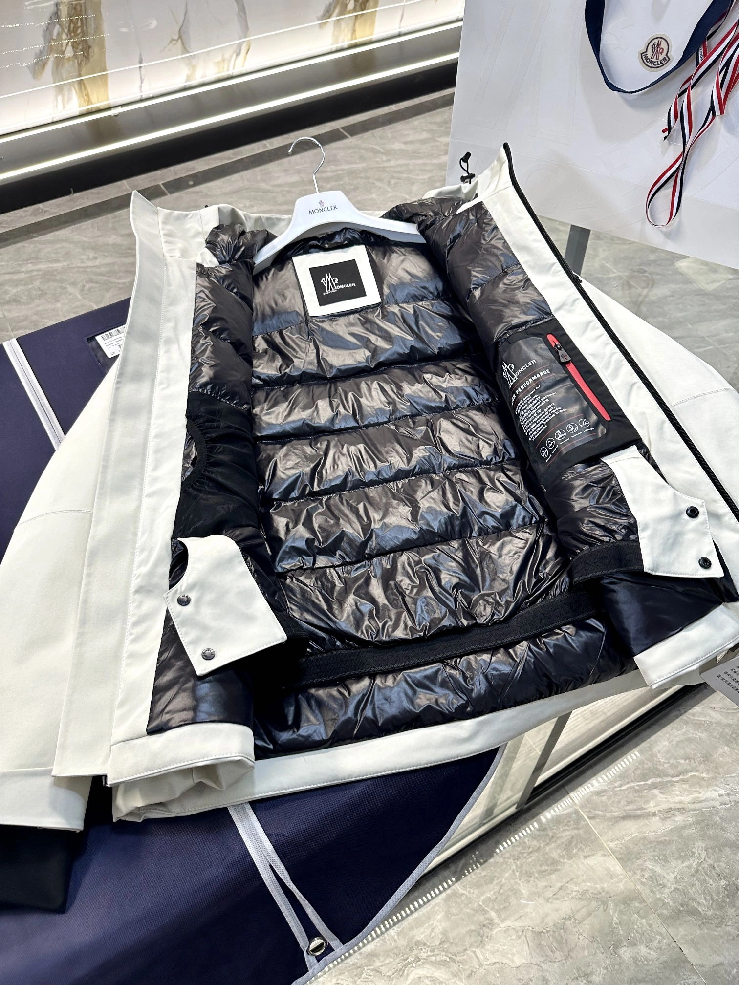 Casual Moncler Down Jackets 145717