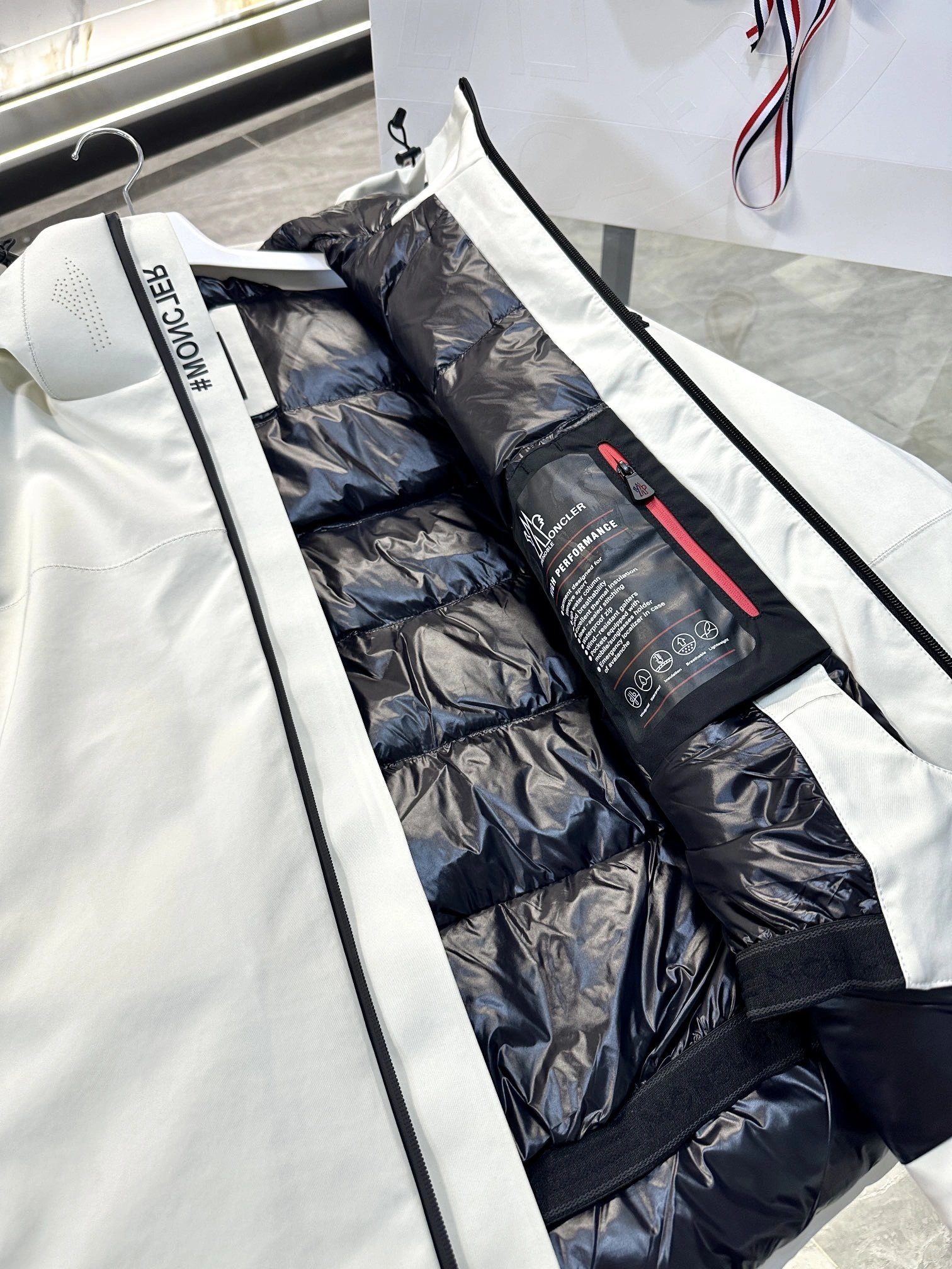 Casual Moncler Down Jackets 145717
