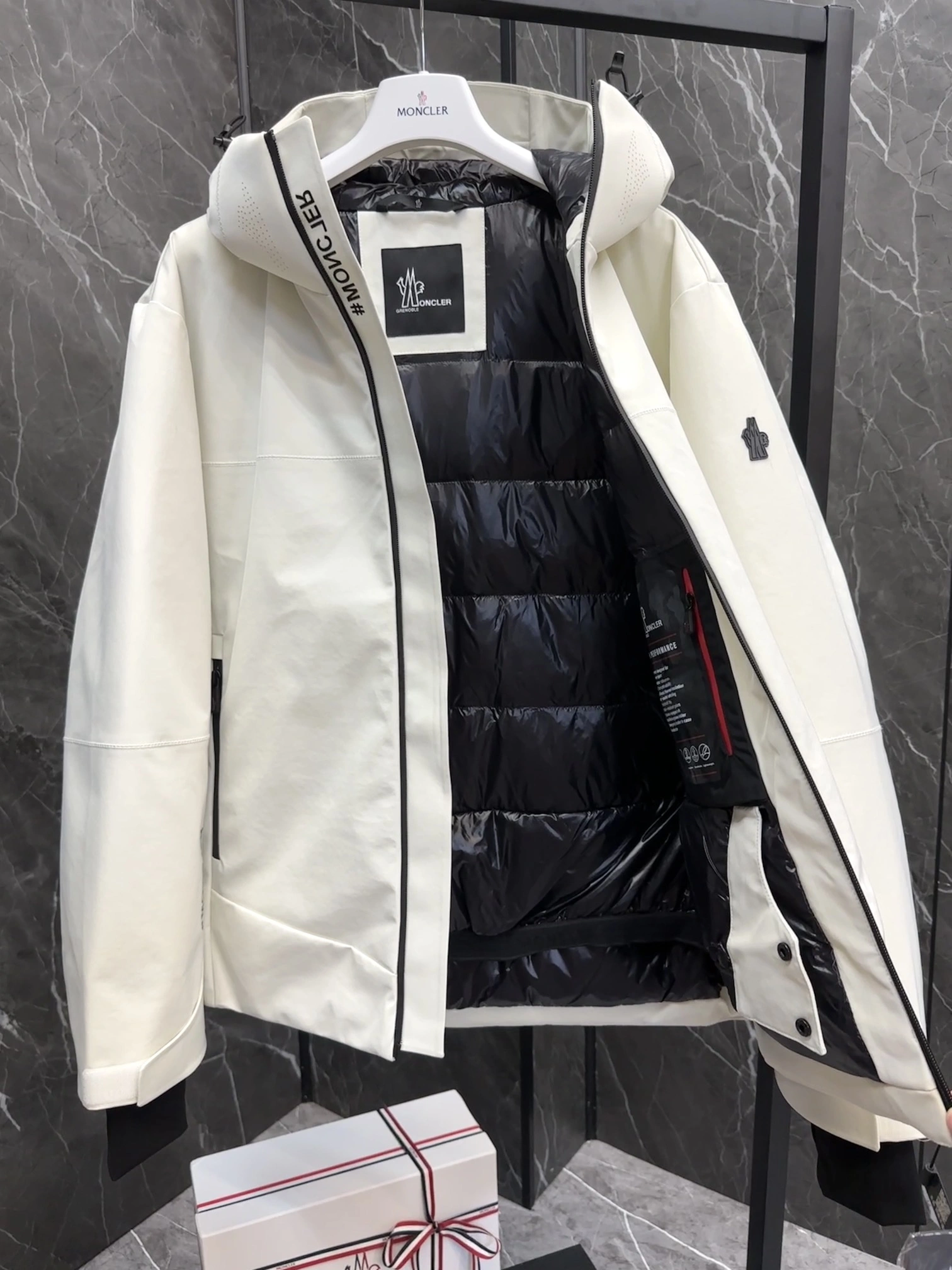 Breathable Moncler Down Jackets 145720