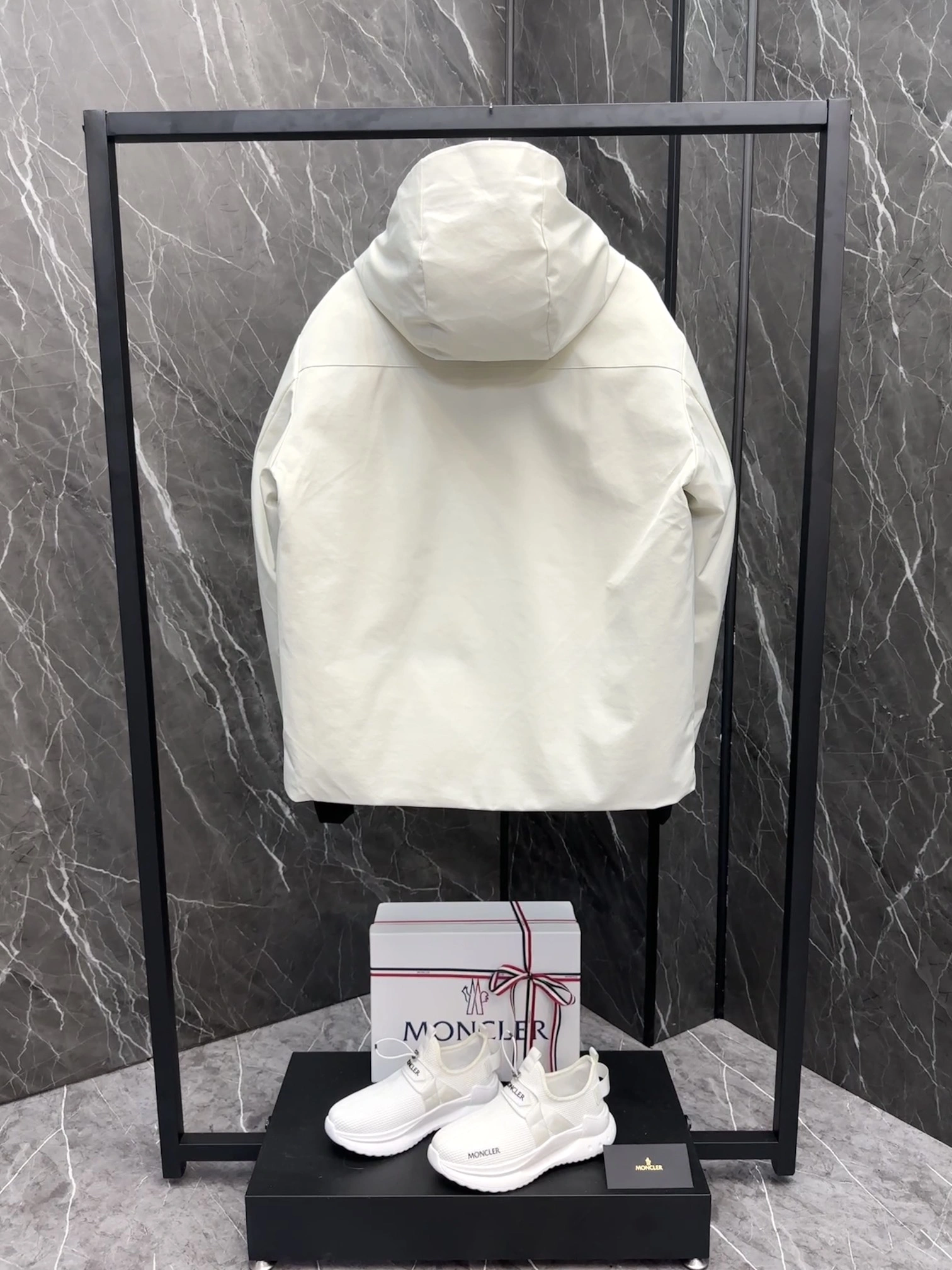 Breathable Moncler Down Jackets 145720