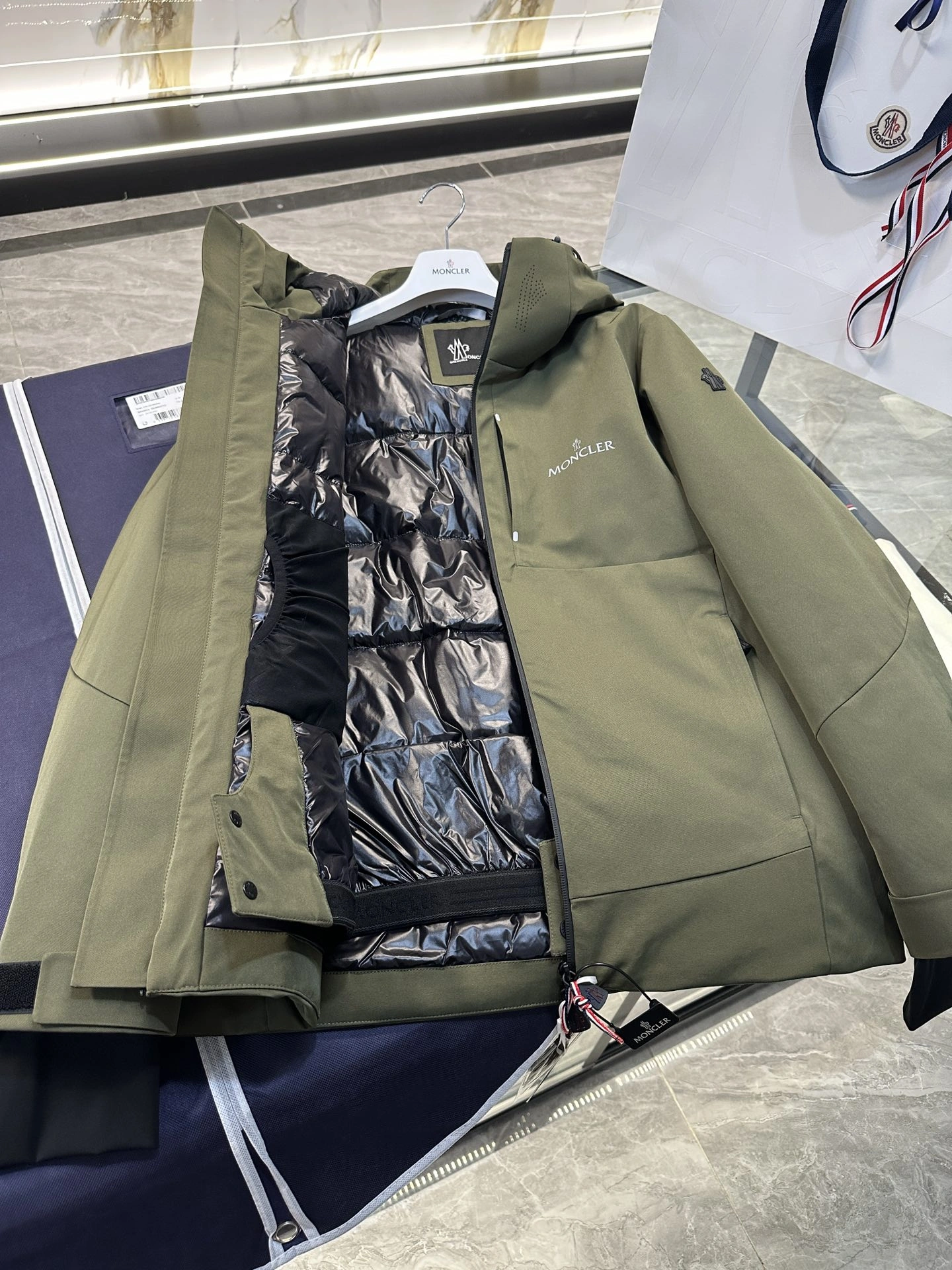 ZipUp Moncler Down Jackets 145709