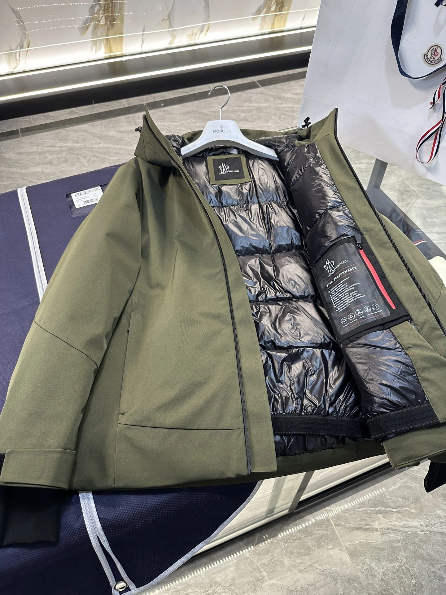 ZipUp Moncler Down Jackets 145709