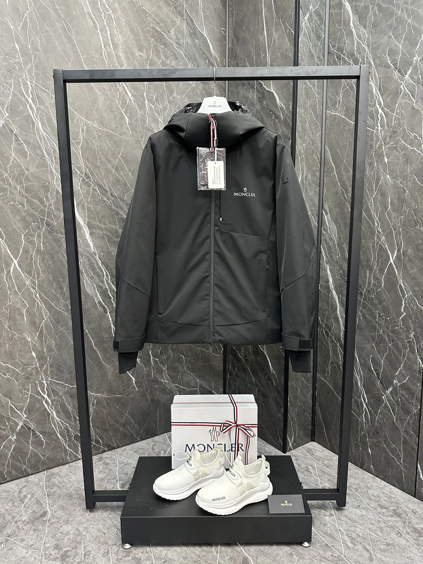Trendsetting Moncler Down Jackets 145712