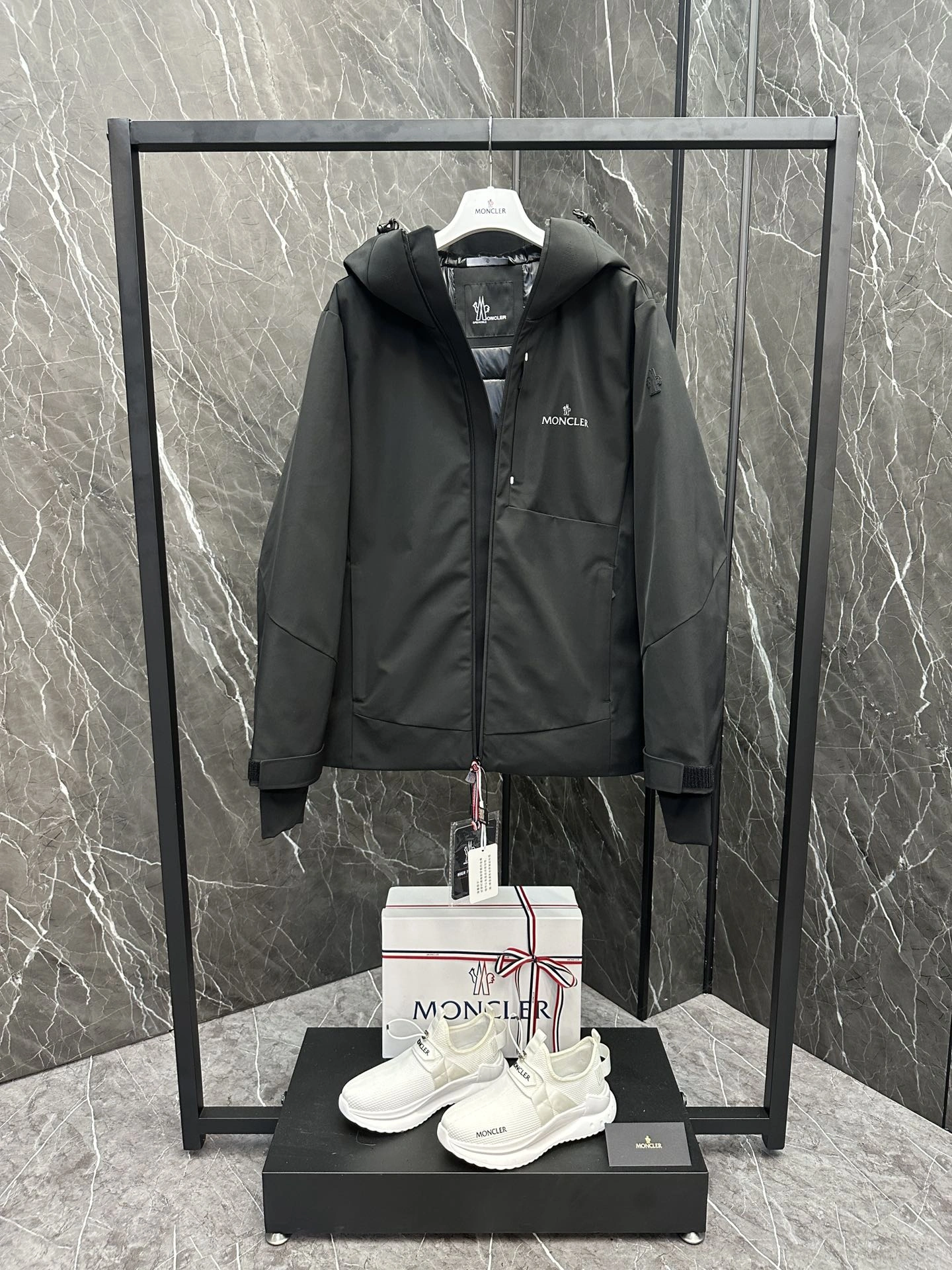 Trendsetting Moncler Down Jackets 145712