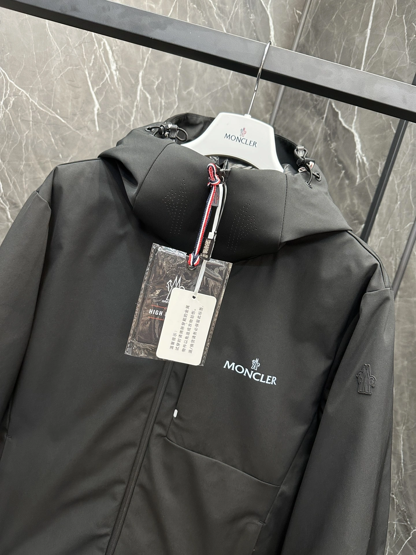 Trendsetting Moncler Down Jackets 145712
