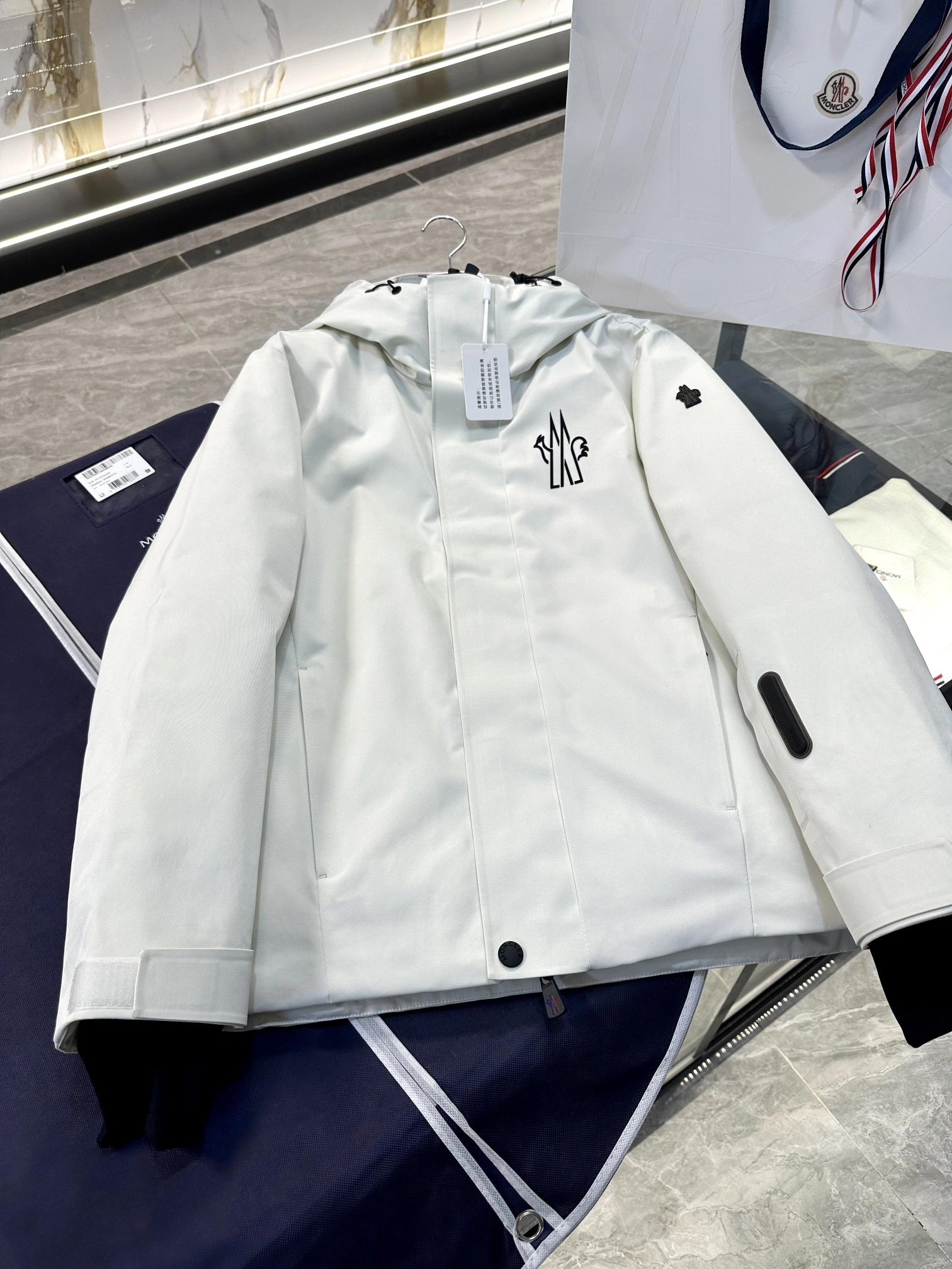 Moncler Down Jackets Youthful 145697