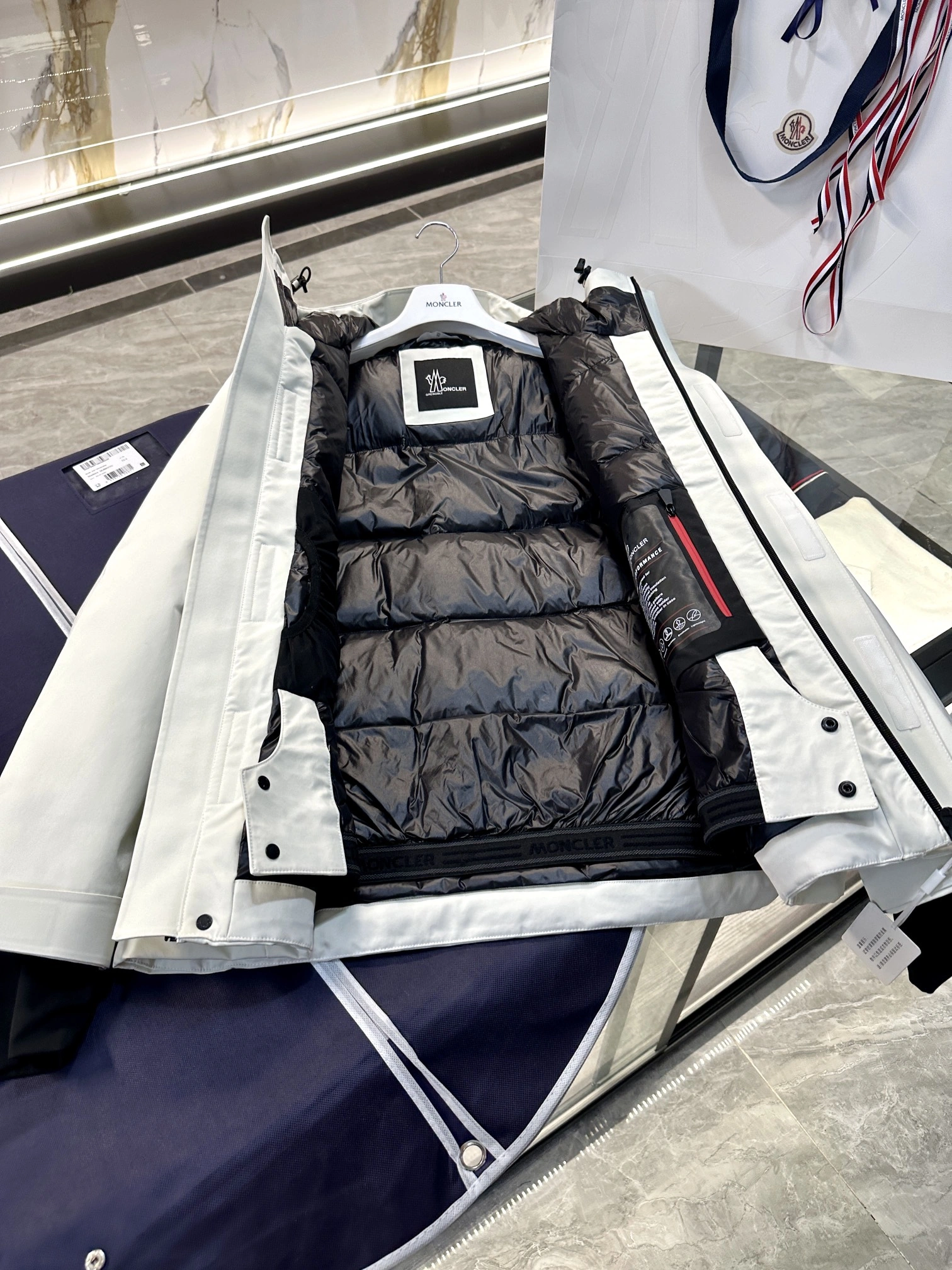 Moncler Down Jackets Youthful 145697