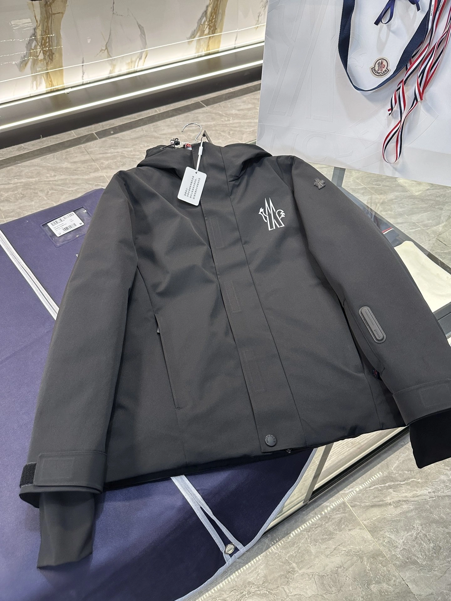 Moncler Down Jackets FastDry 145714