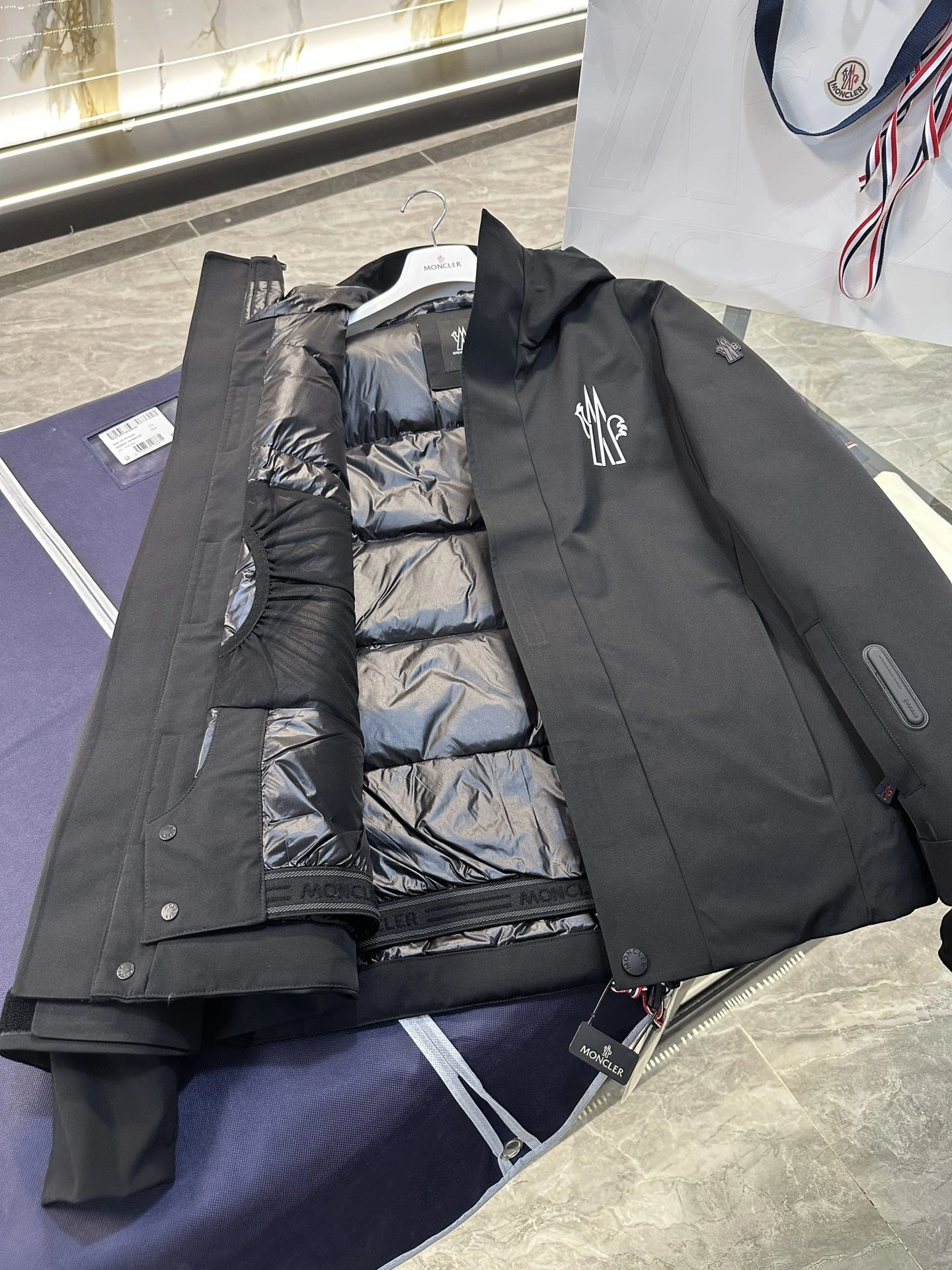 Moncler Down Jackets FastDry 145714