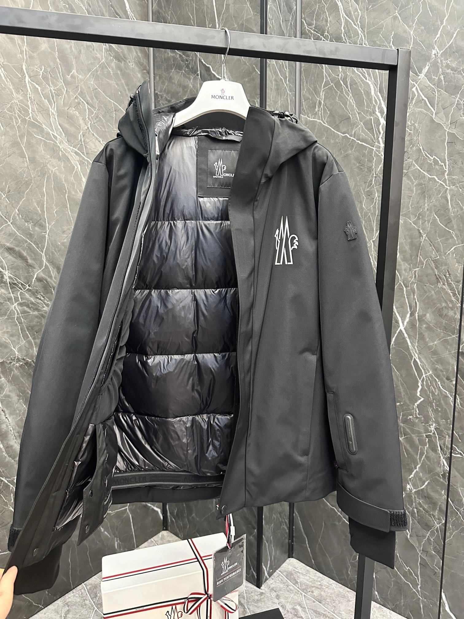 Moncler Down Jackets OdorResistant 145715